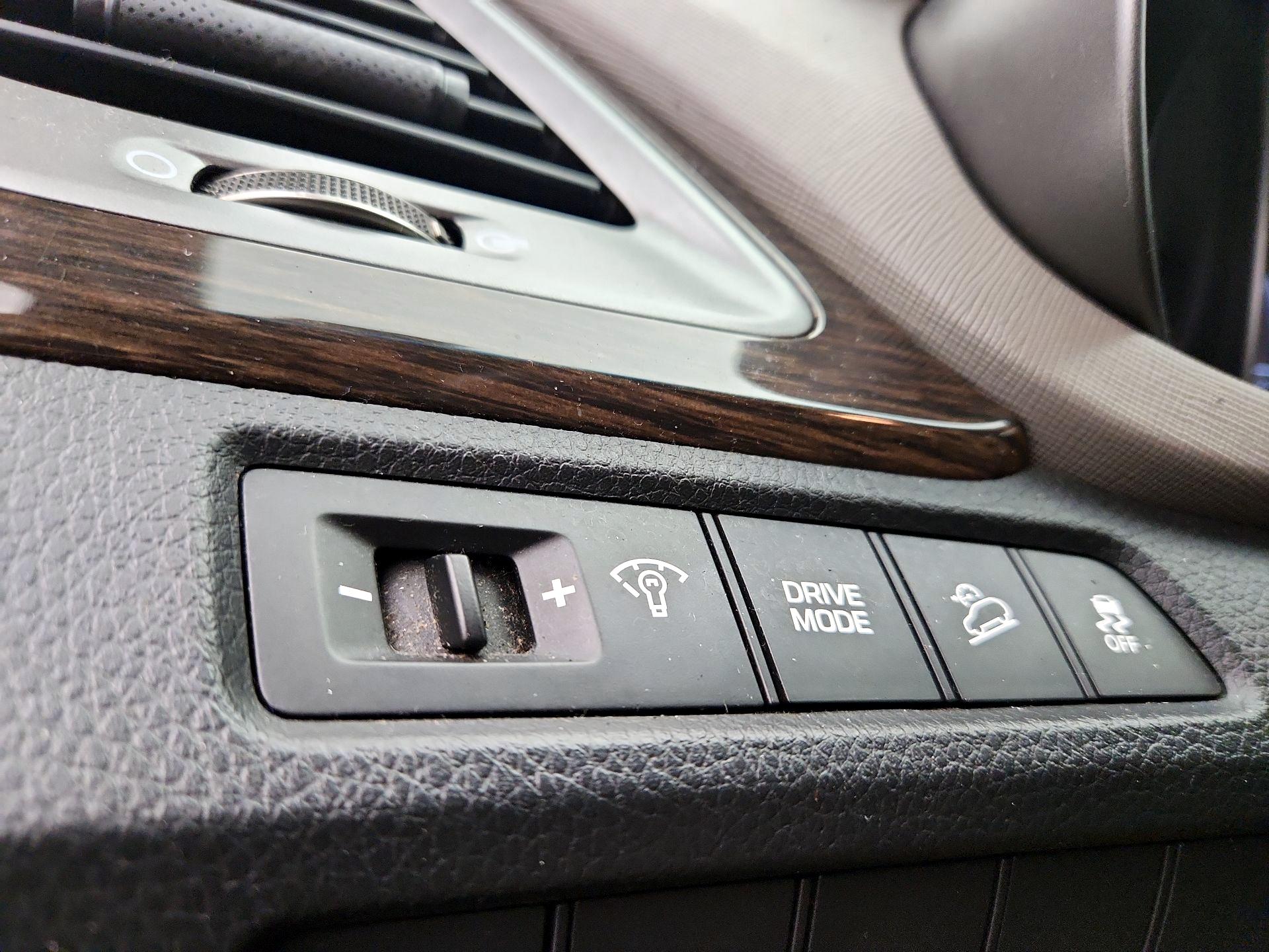 Thumbnail: 2018 Hyundai Santa Fe - 13