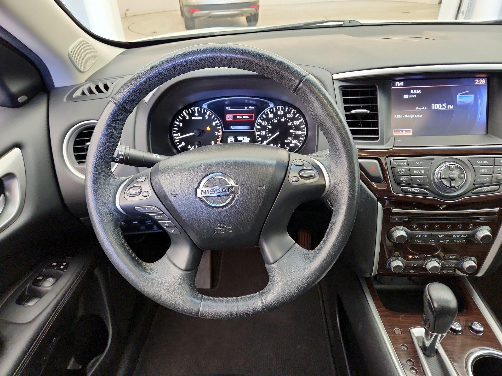 Thumbnail: 2015 Nissan Pathfinder - 10