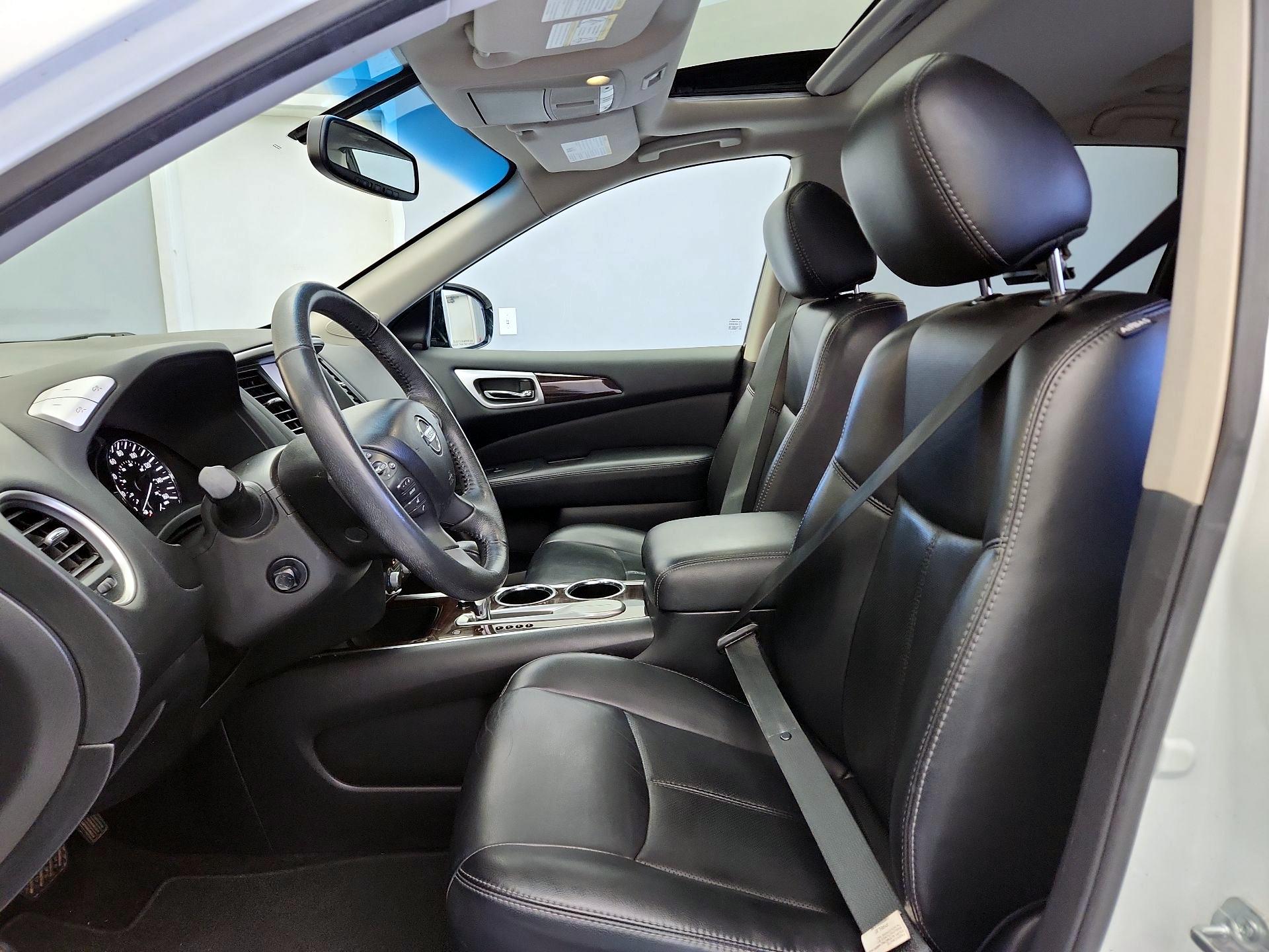 Thumbnail: 2015 Nissan Pathfinder - 11