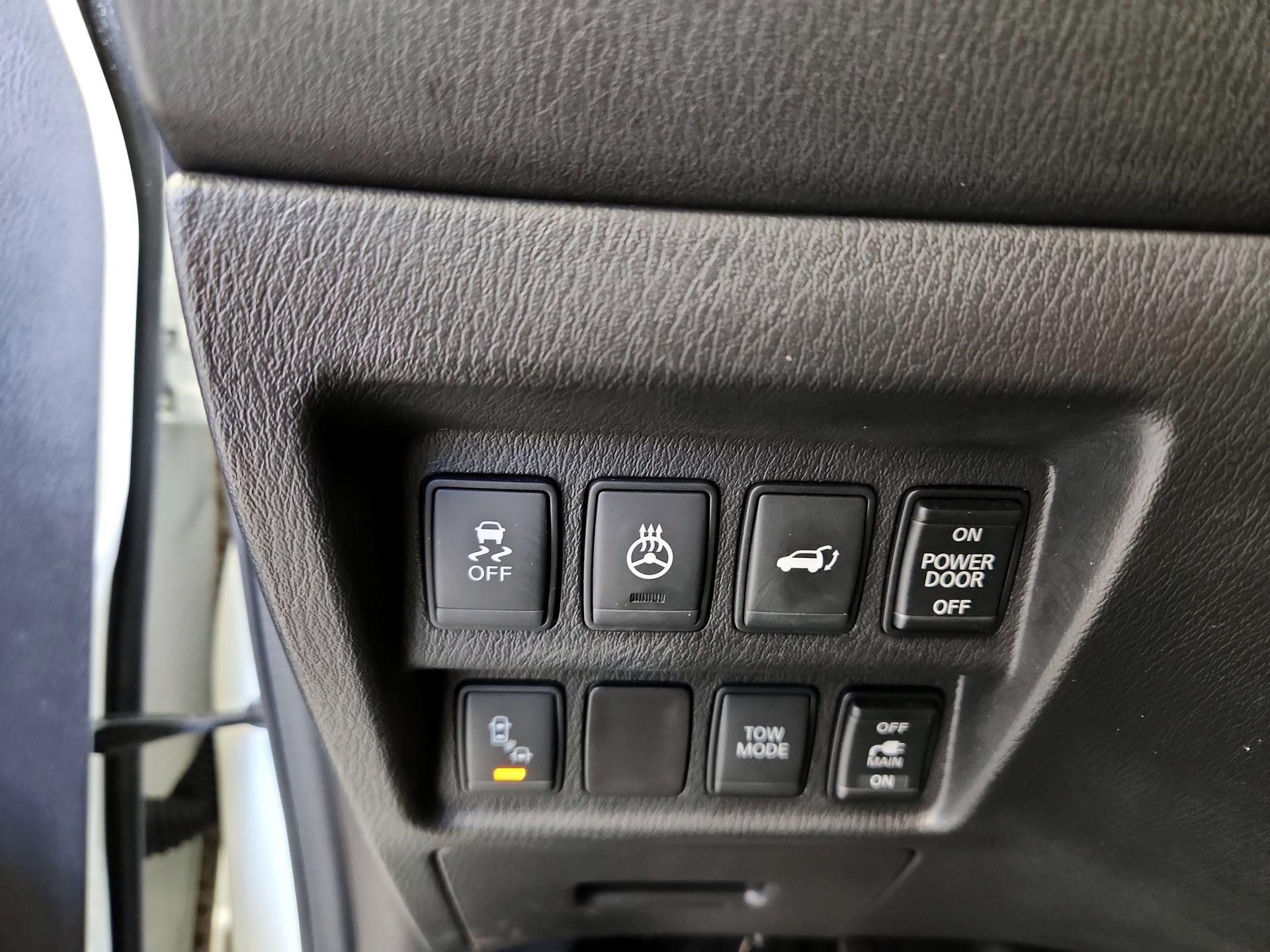 Thumbnail: 2015 Nissan Pathfinder - 13