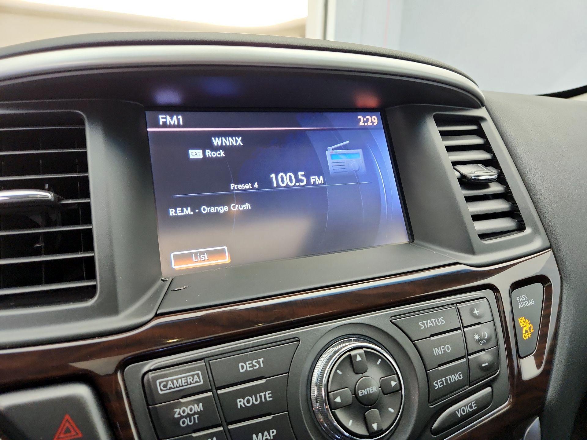 Thumbnail: 2015 Nissan Pathfinder - 16