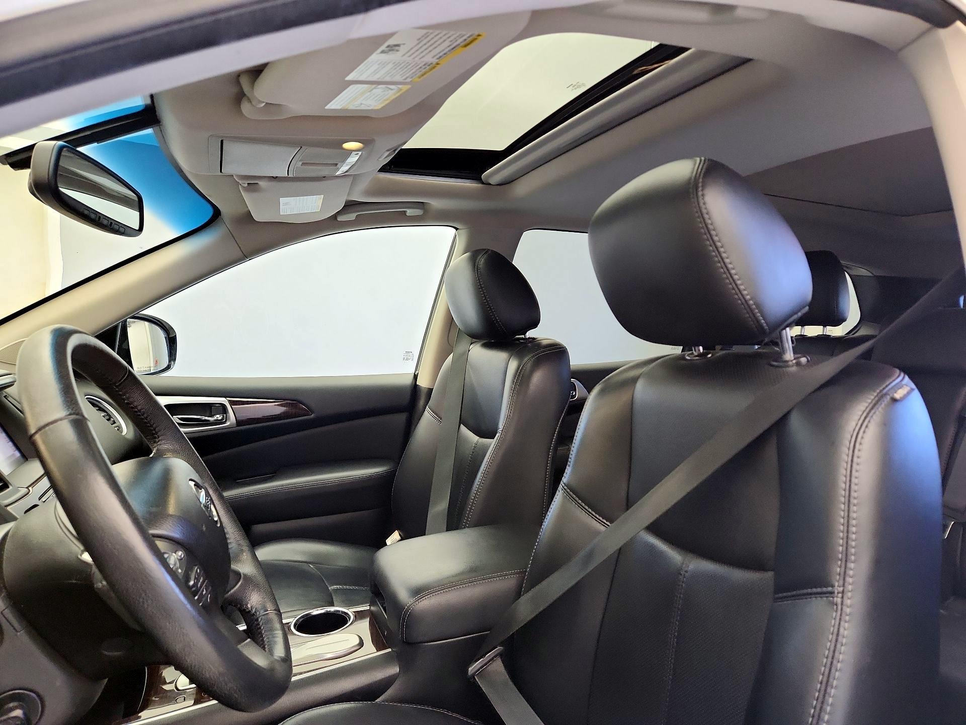 Thumbnail: 2015 Nissan Pathfinder - 20