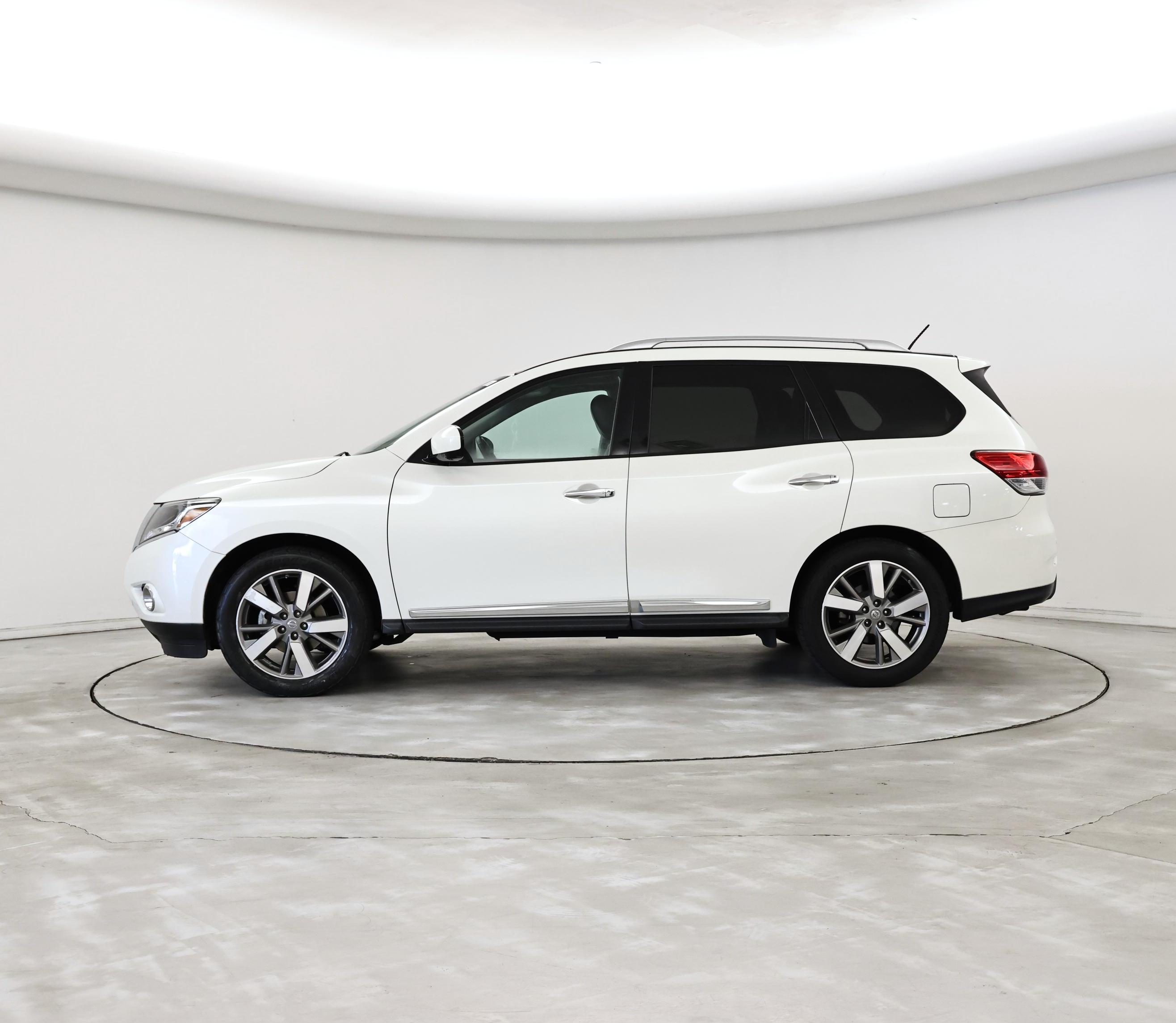 Thumbnail: 2015 Nissan Pathfinder - 3