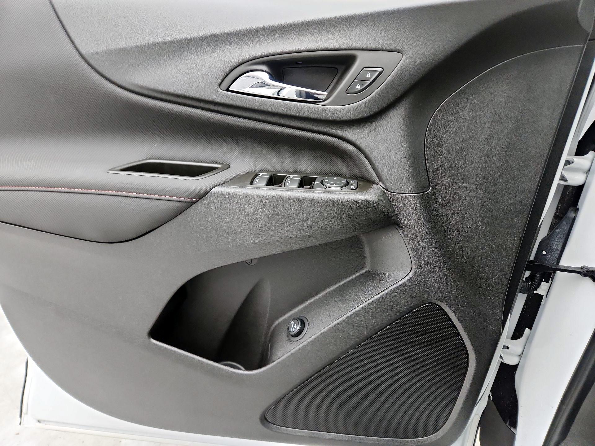 Thumbnail: 2022 Chevrolet Equinox - 12