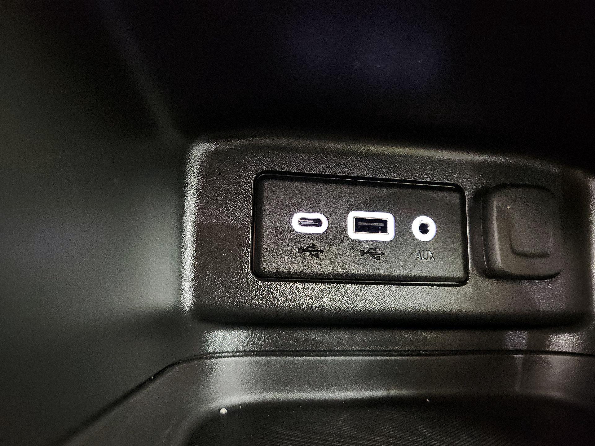 Thumbnail: 2022 Chevrolet Equinox - 18