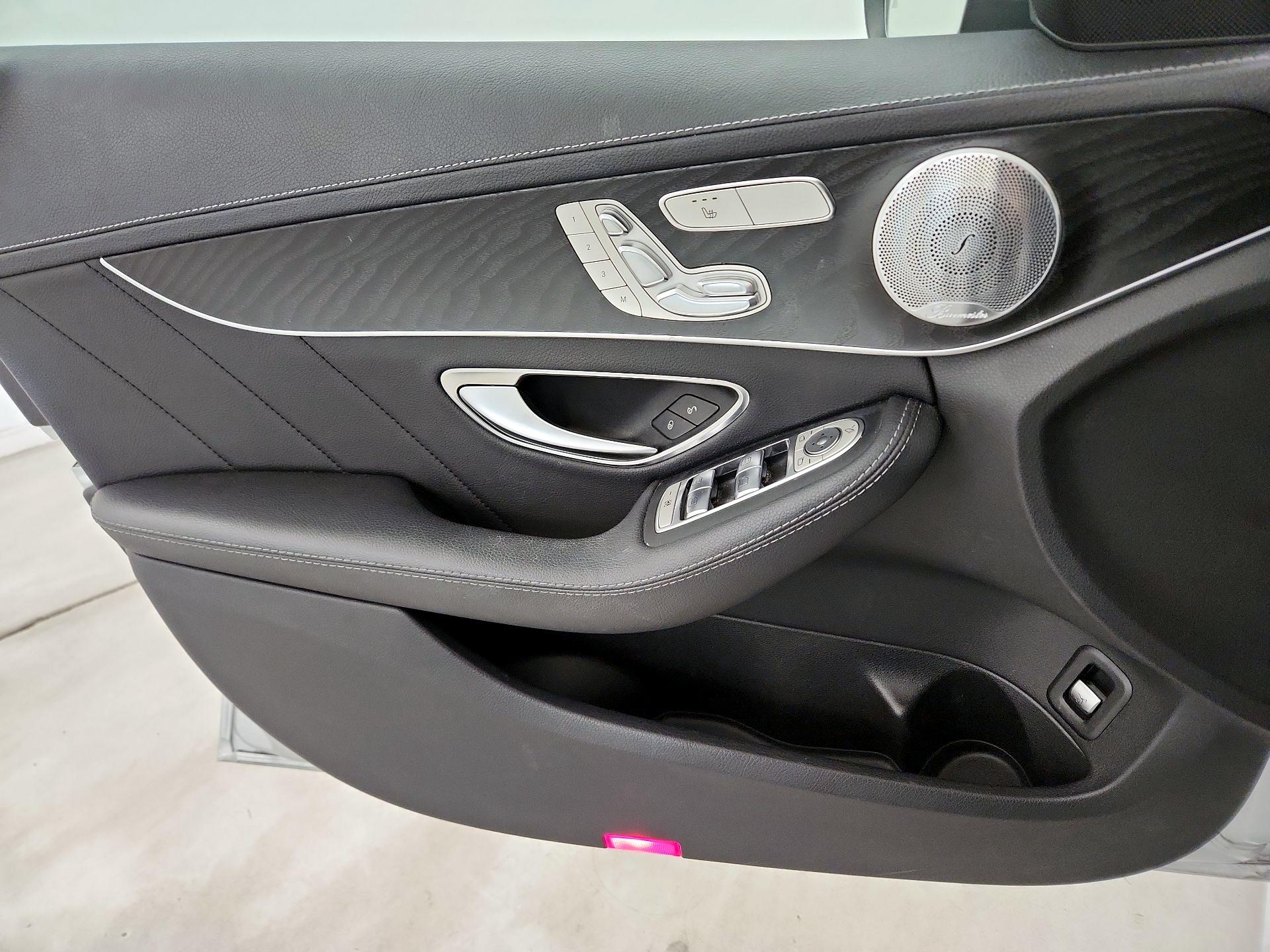 Thumbnail: 2015 Mercedes-Benz C-Class - 12