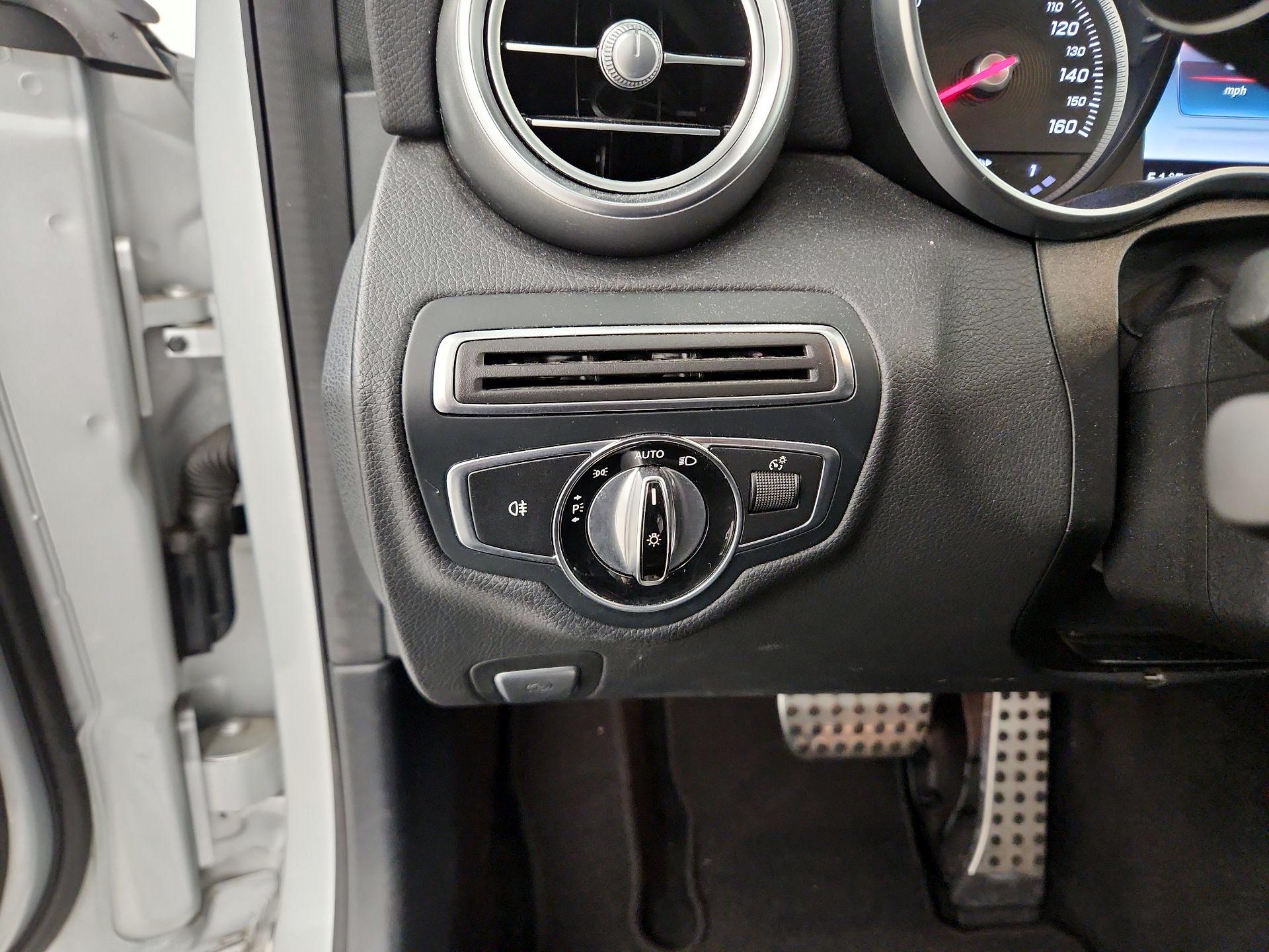 Thumbnail: 2015 Mercedes-Benz C-Class - 13