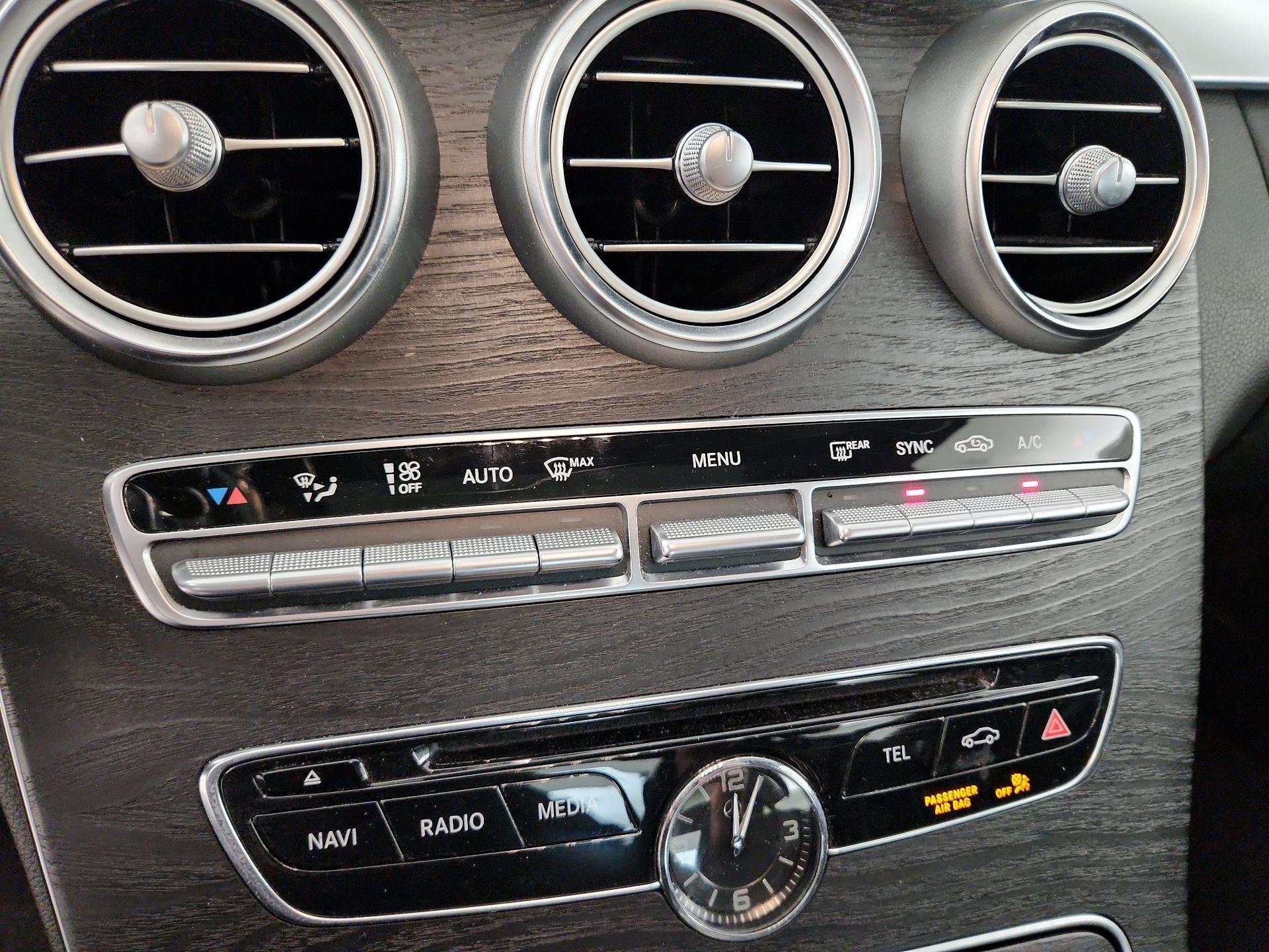 Thumbnail: 2015 Mercedes-Benz C-Class - 16