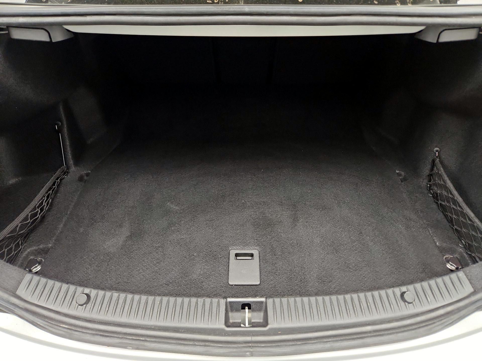 Thumbnail: 2015 Mercedes-Benz C-Class - 20