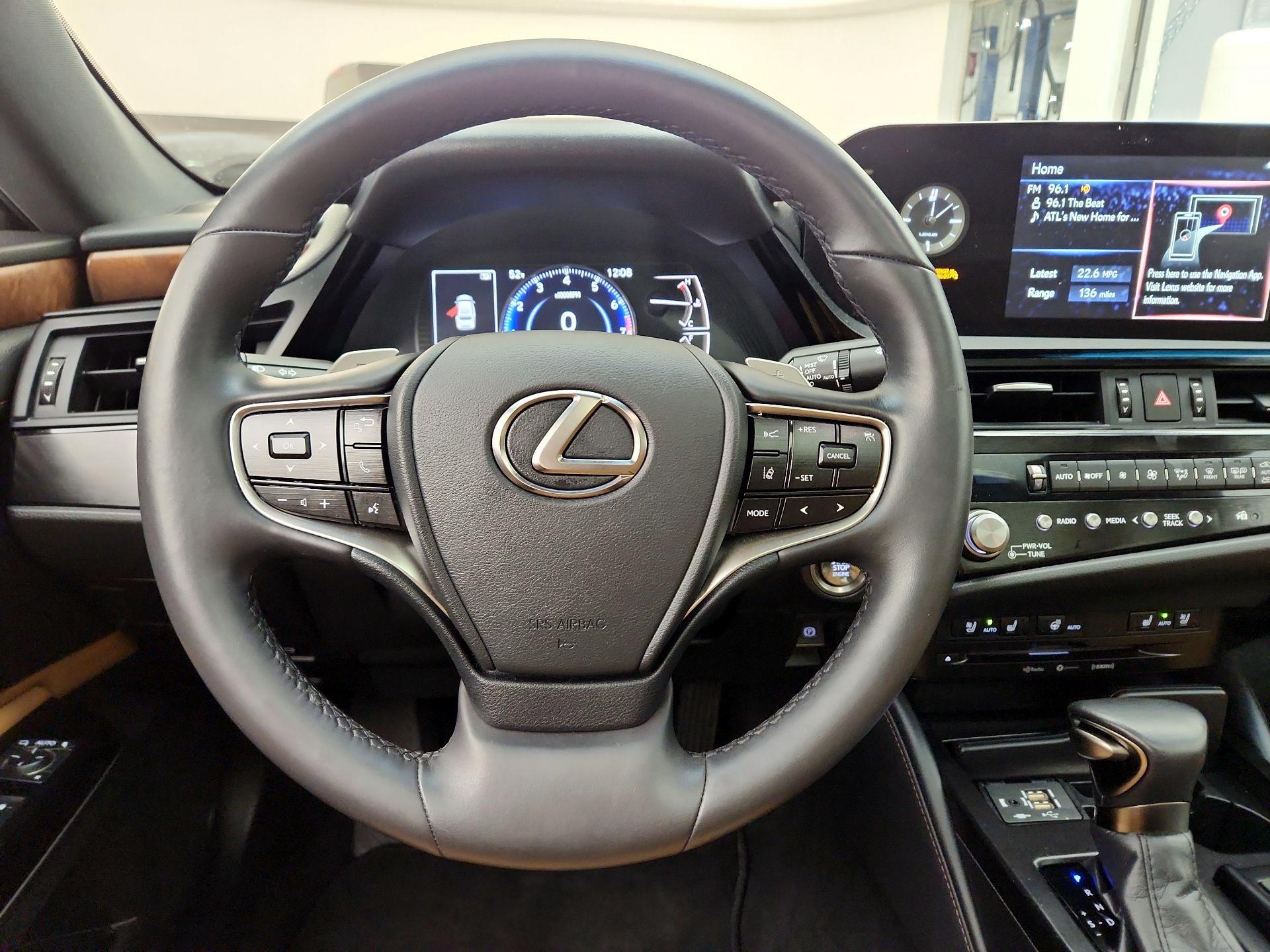 Thumbnail: 2022 Lexus ES - 10