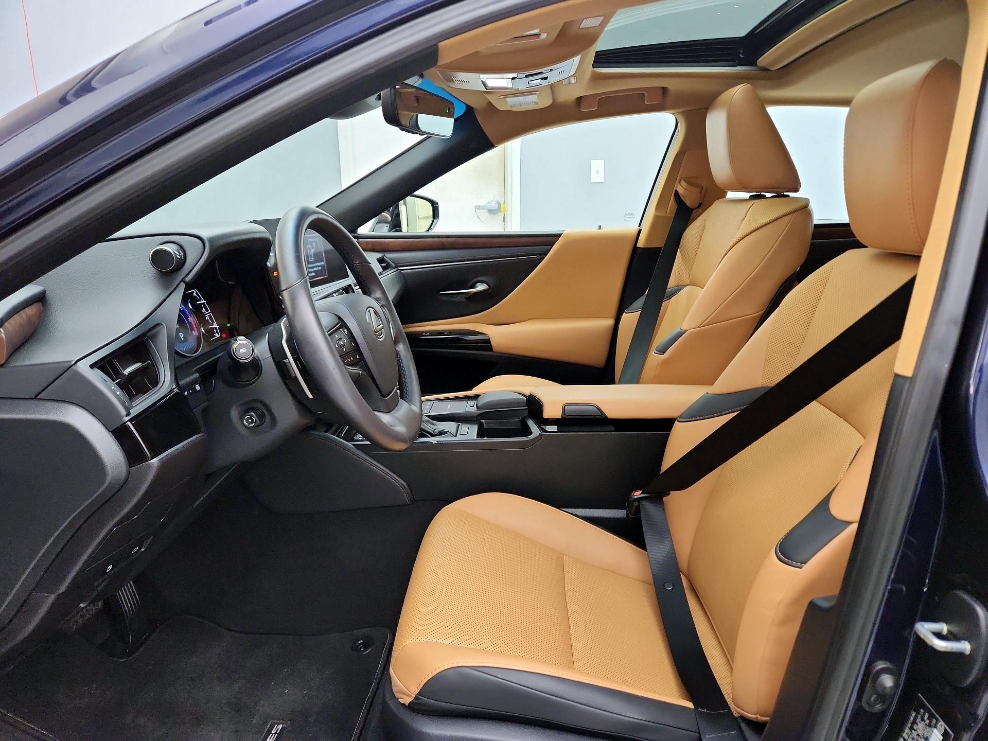 Thumbnail: 2022 Lexus ES - 11