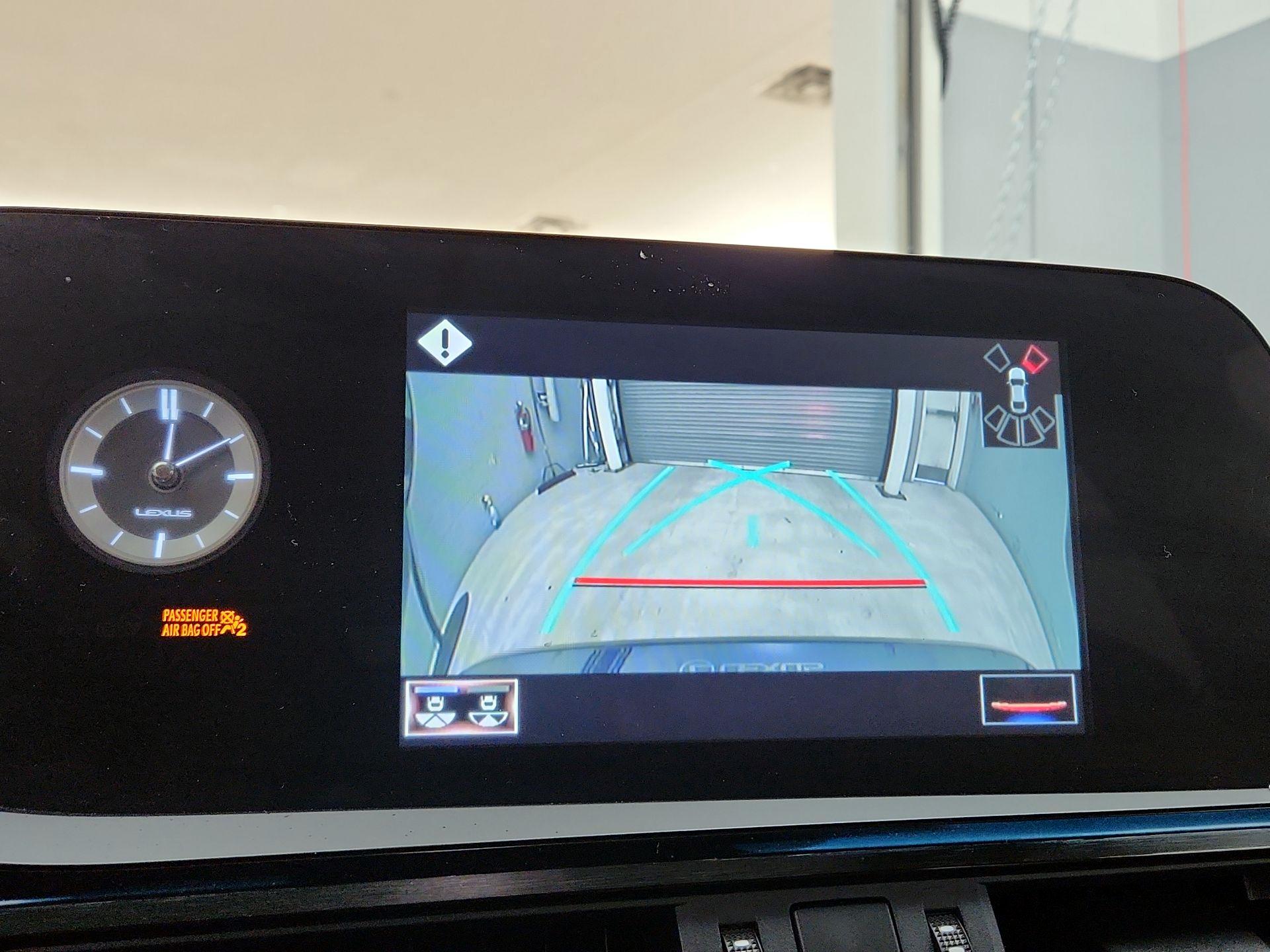 Thumbnail: 2022 Lexus ES - 14