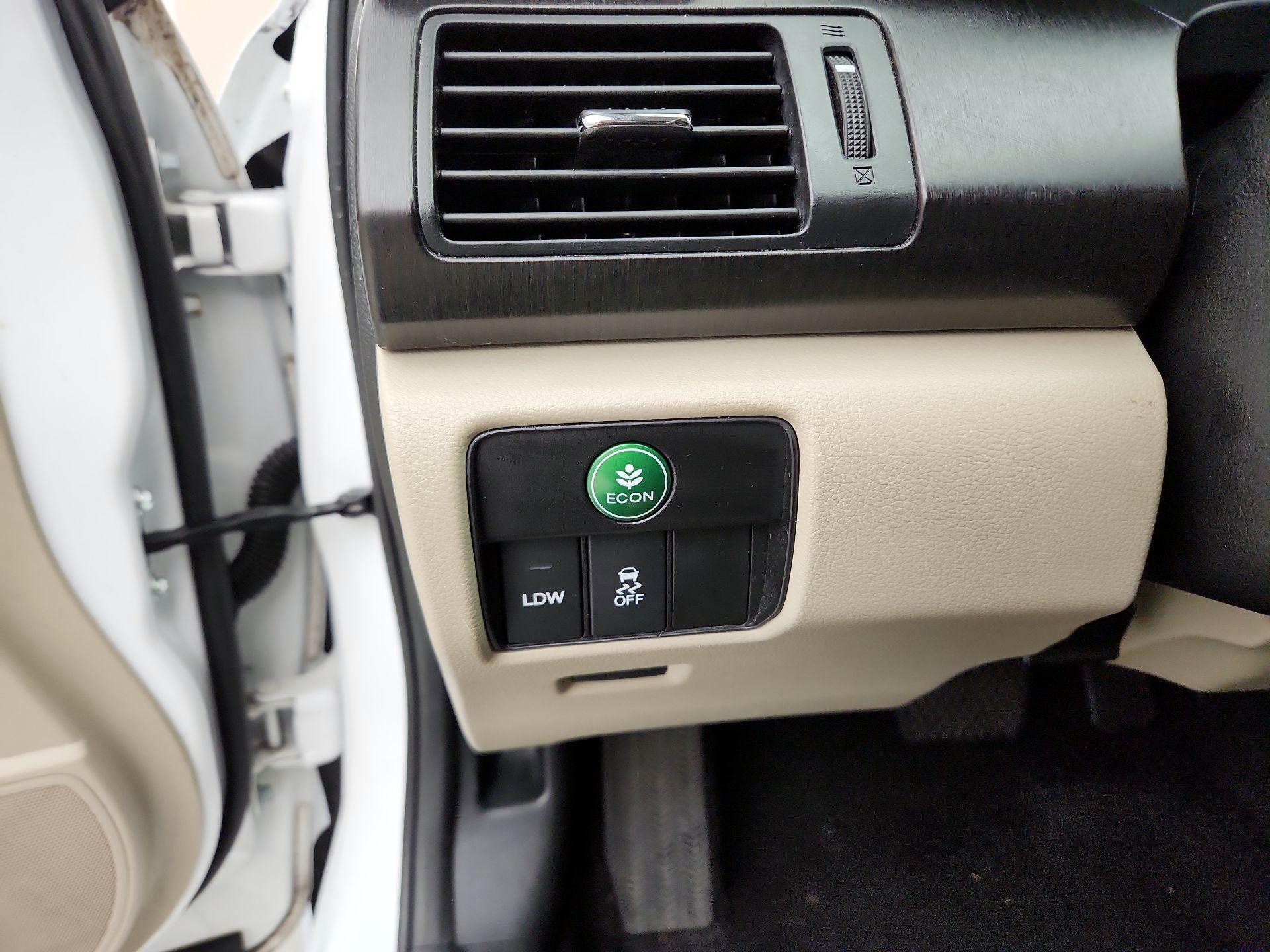 Thumbnail: 2015 Honda Accord - 13