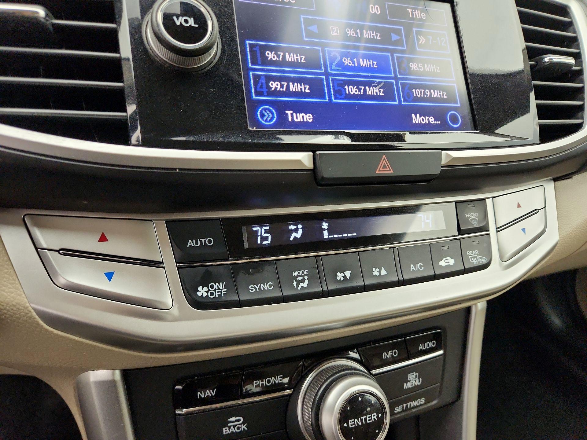 Thumbnail: 2015 Honda Accord - 16