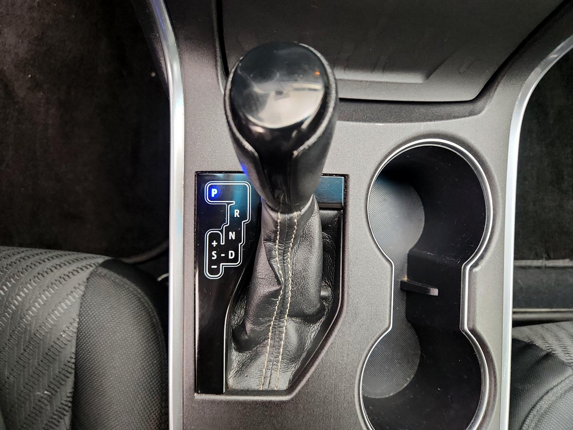 Thumbnail: 2016 Toyota Camry - 17