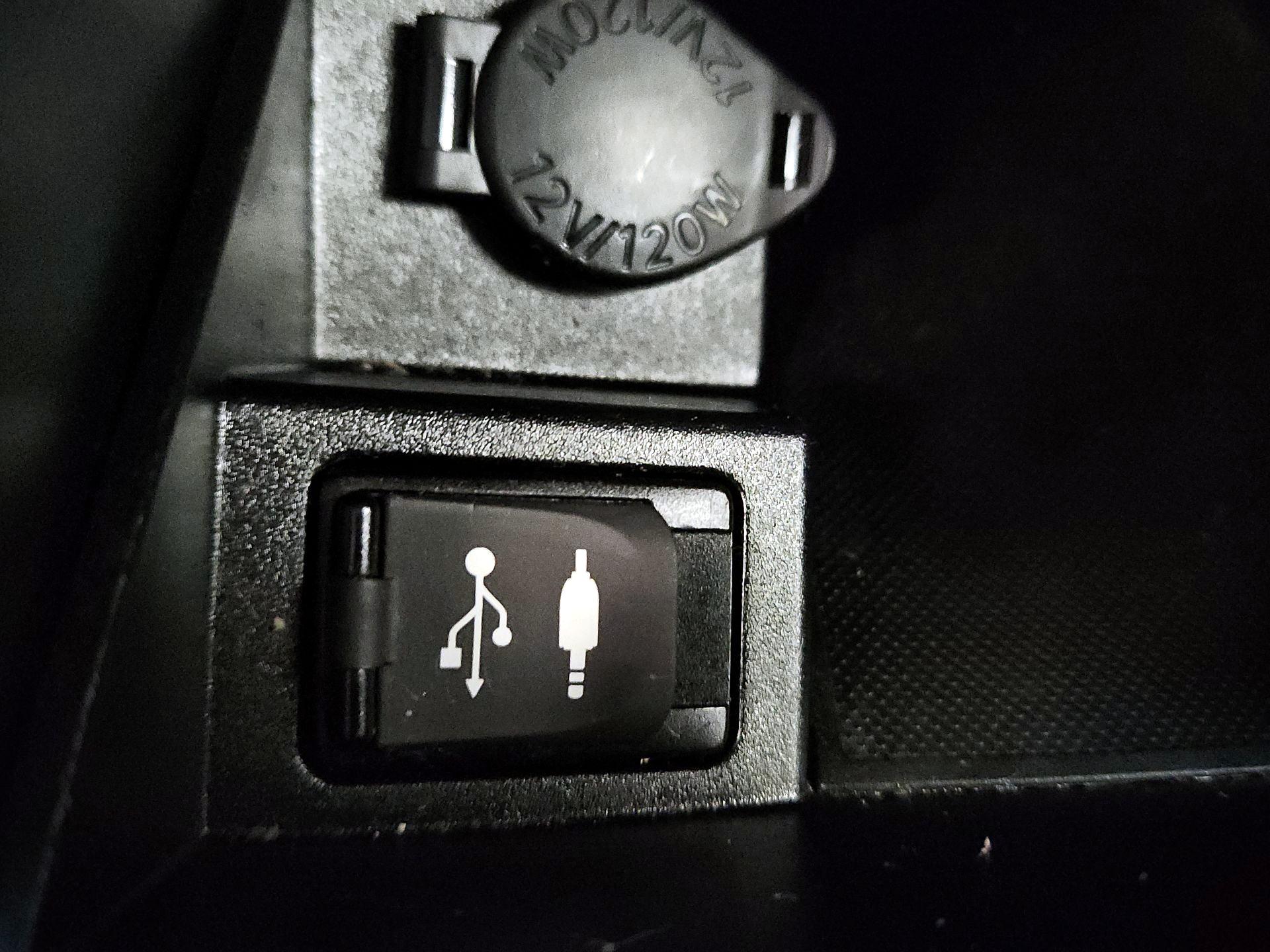 Thumbnail: 2016 Toyota Camry - 18