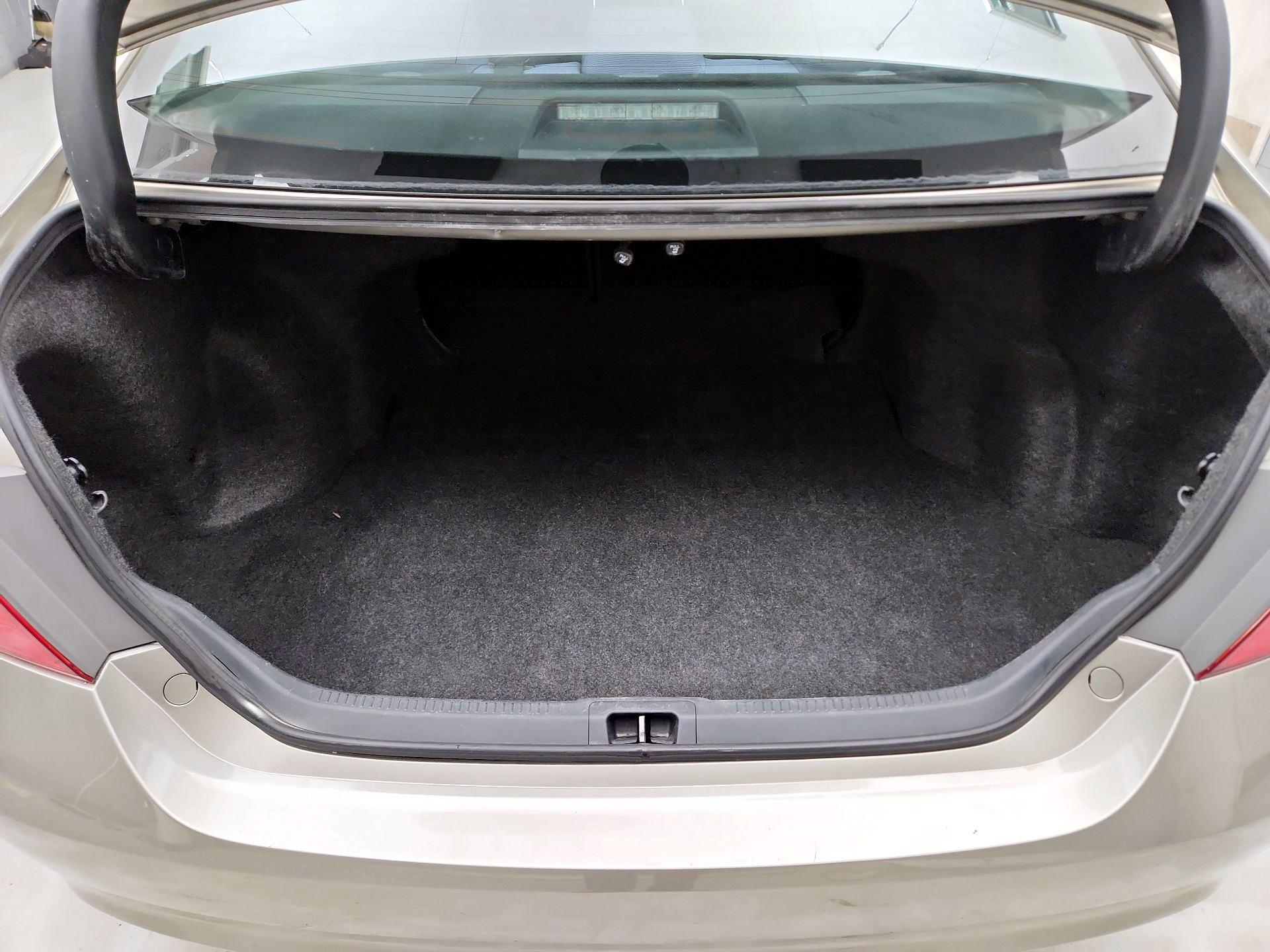 Thumbnail: 2016 Toyota Camry - 20