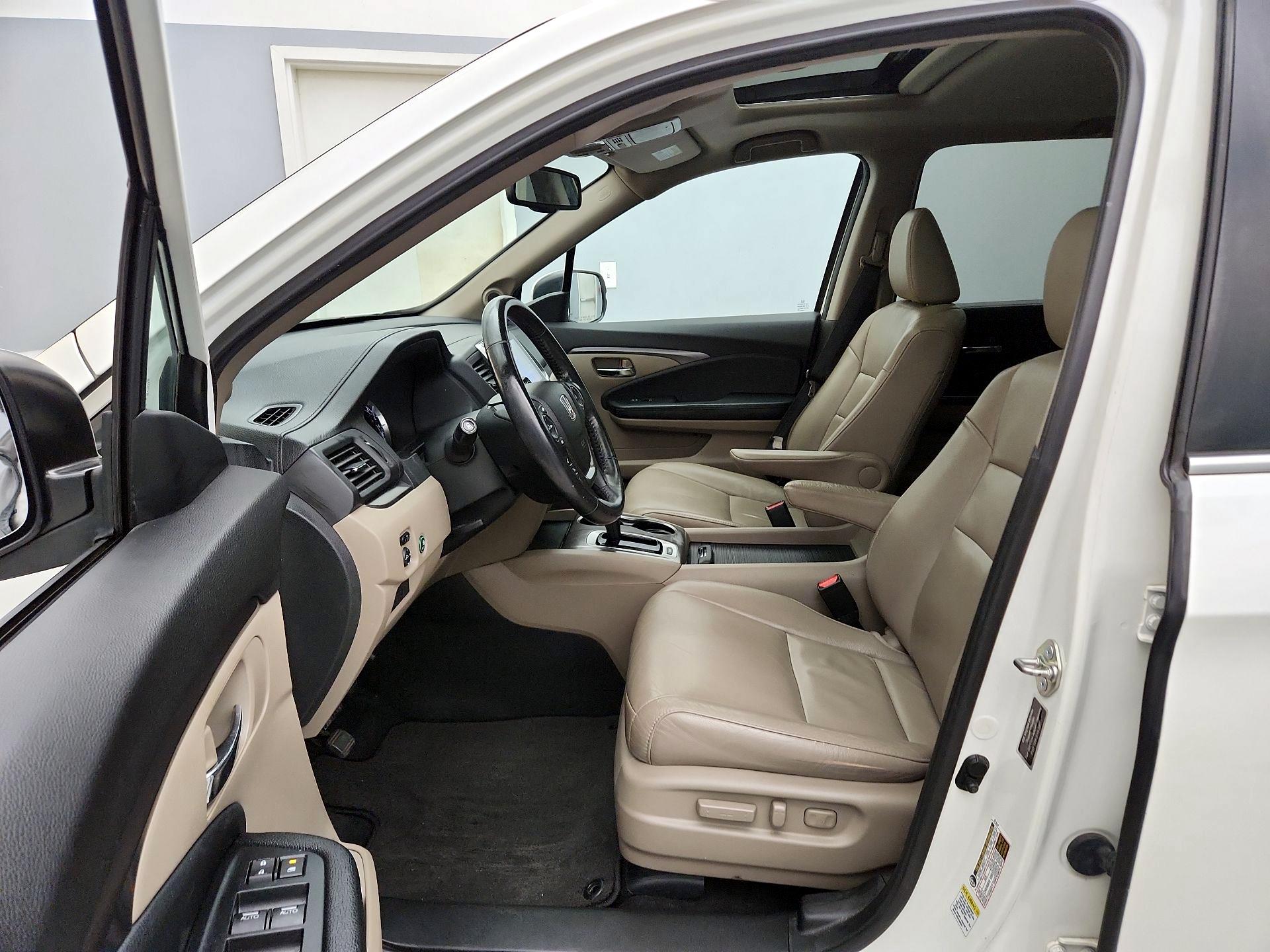 Thumbnail: 2016 Honda Pilot - 11