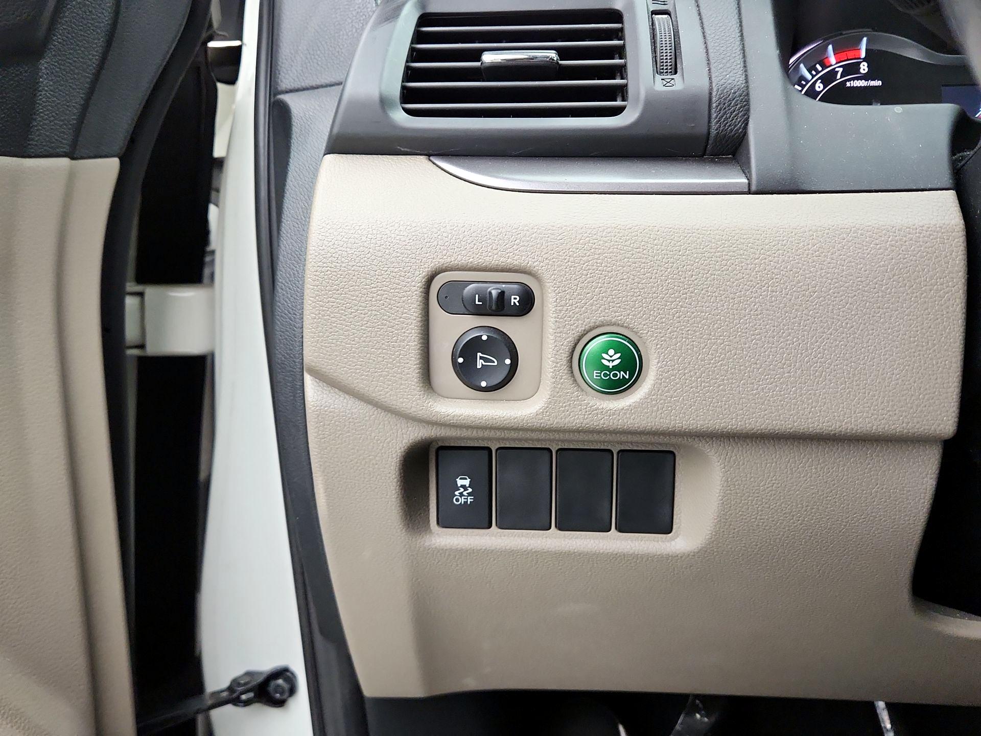 Thumbnail: 2016 Honda Pilot - 13