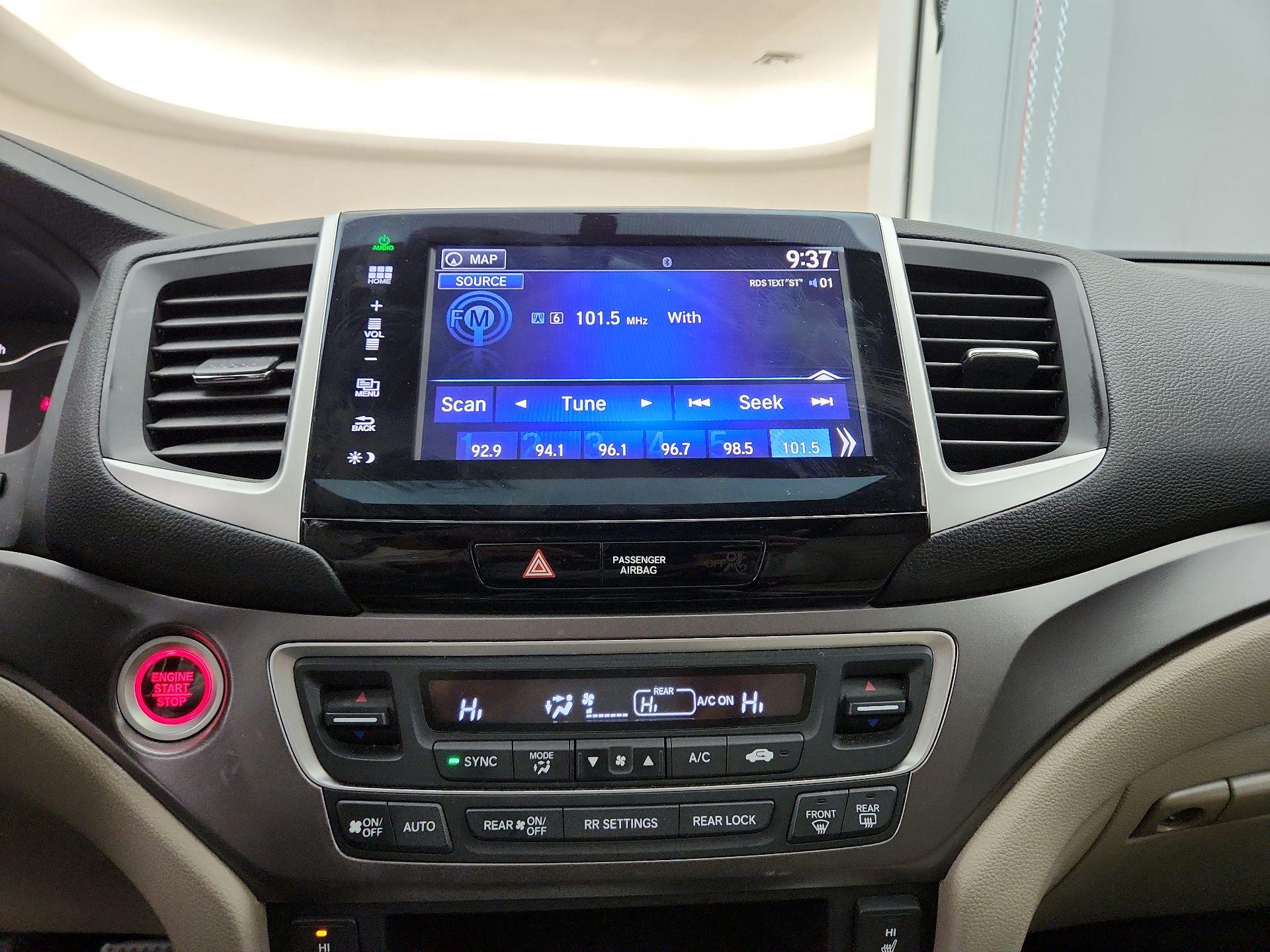 Thumbnail: 2016 Honda Pilot - 15