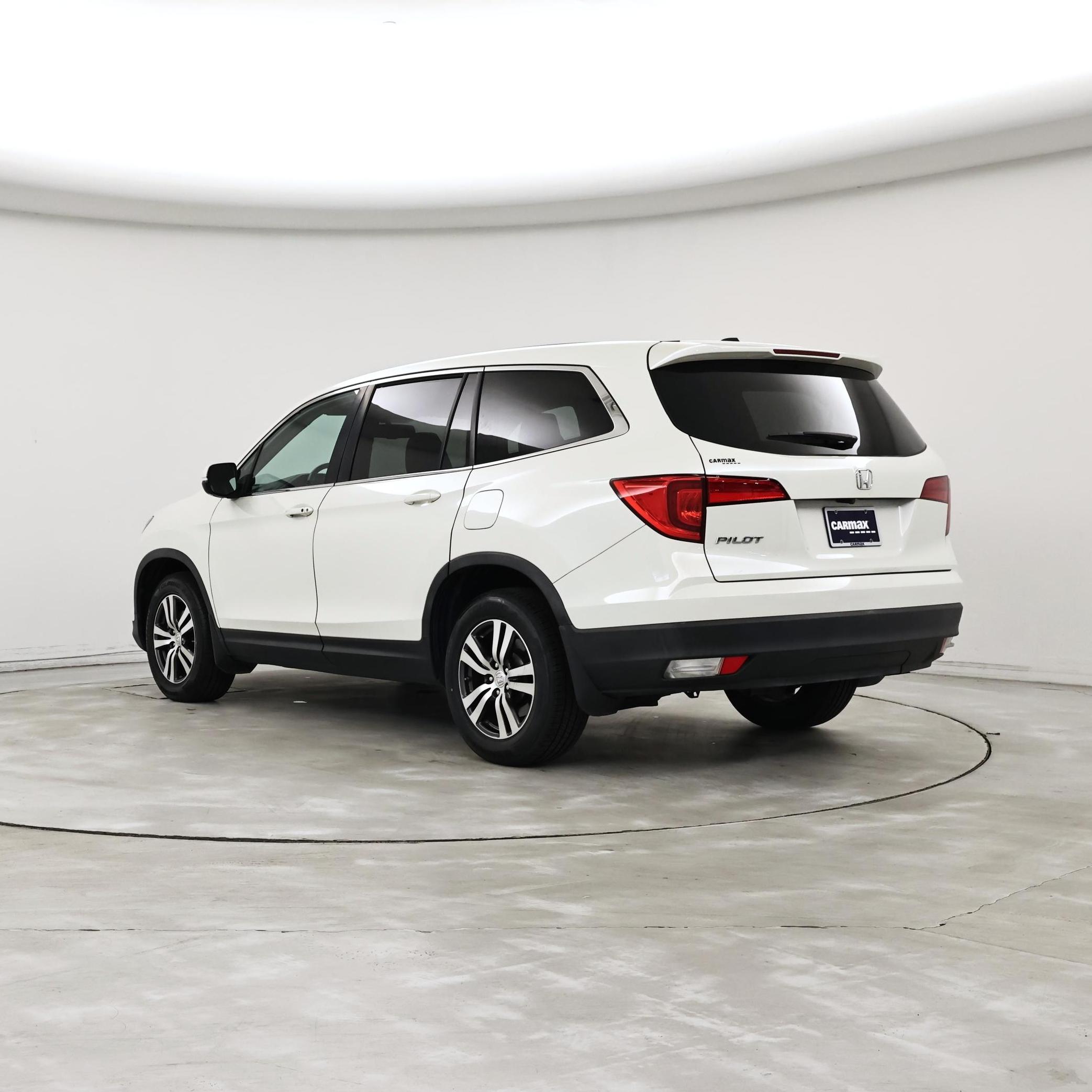 Thumbnail: 2016 Honda Pilot - 2