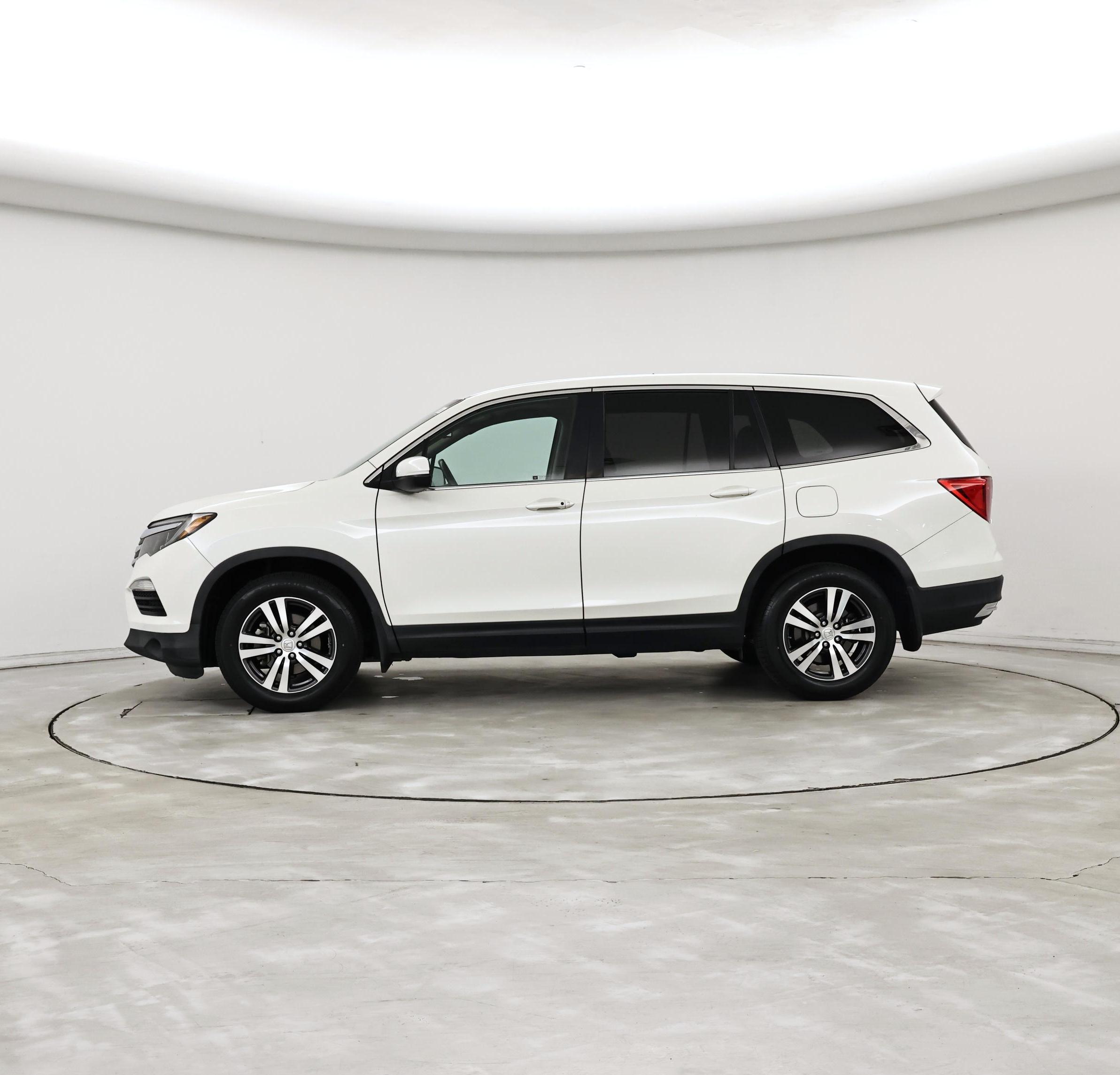 Thumbnail: 2016 Honda Pilot - 3