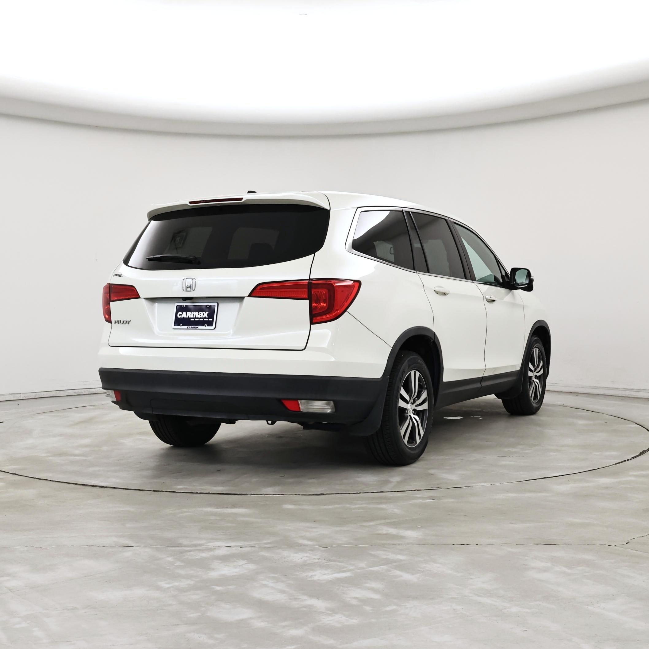 Thumbnail: 2016 Honda Pilot - 8