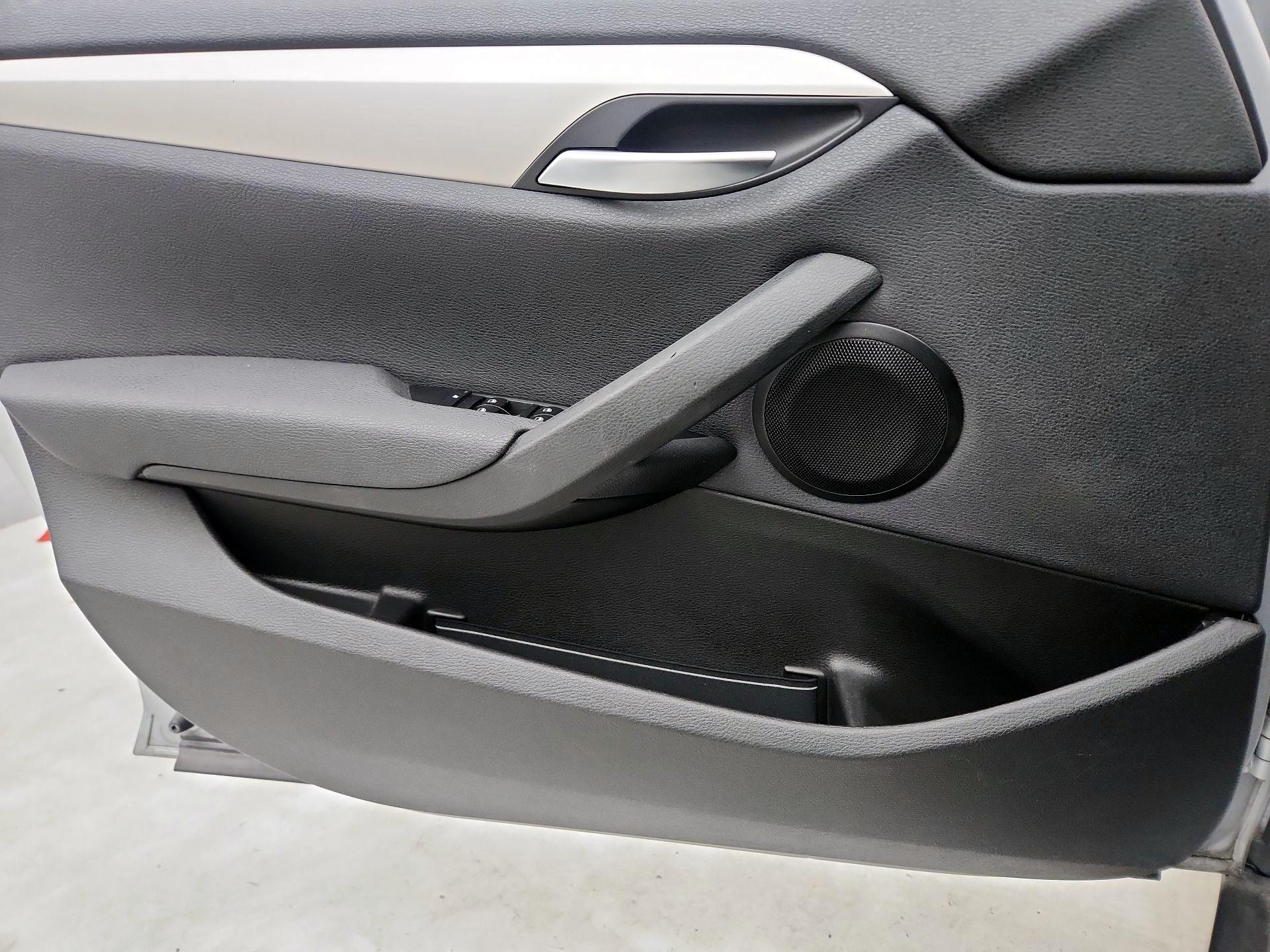 Thumbnail: 2015 BMW X1 - 12