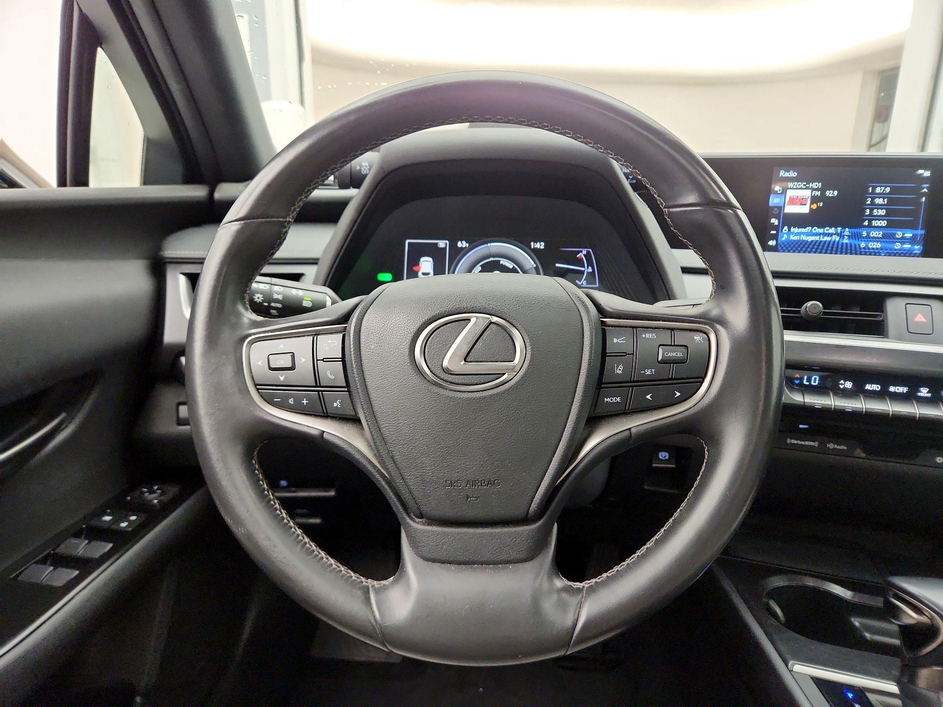 Thumbnail: 2021 Lexus UX - 10