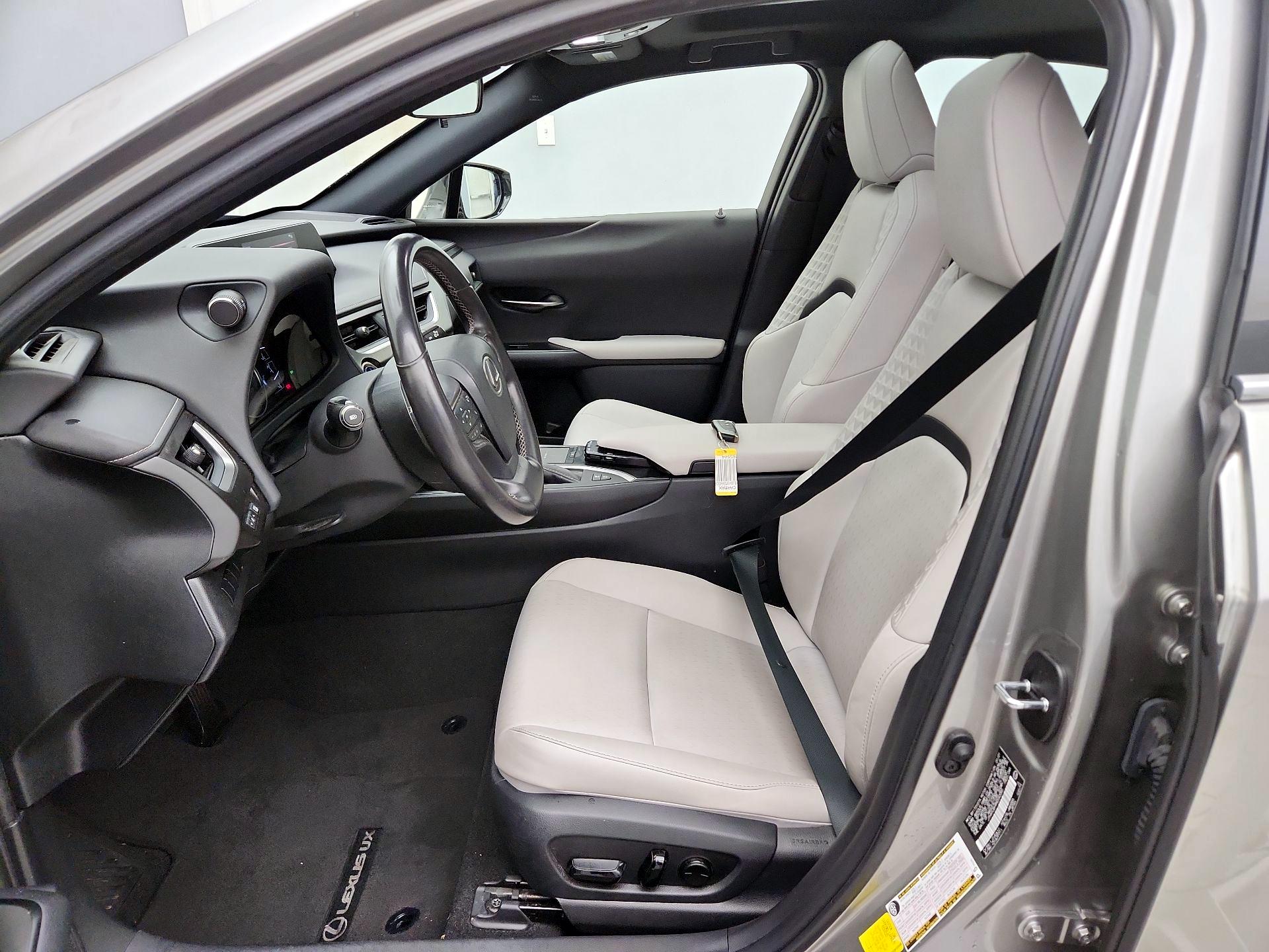 Thumbnail: 2021 Lexus UX - 11