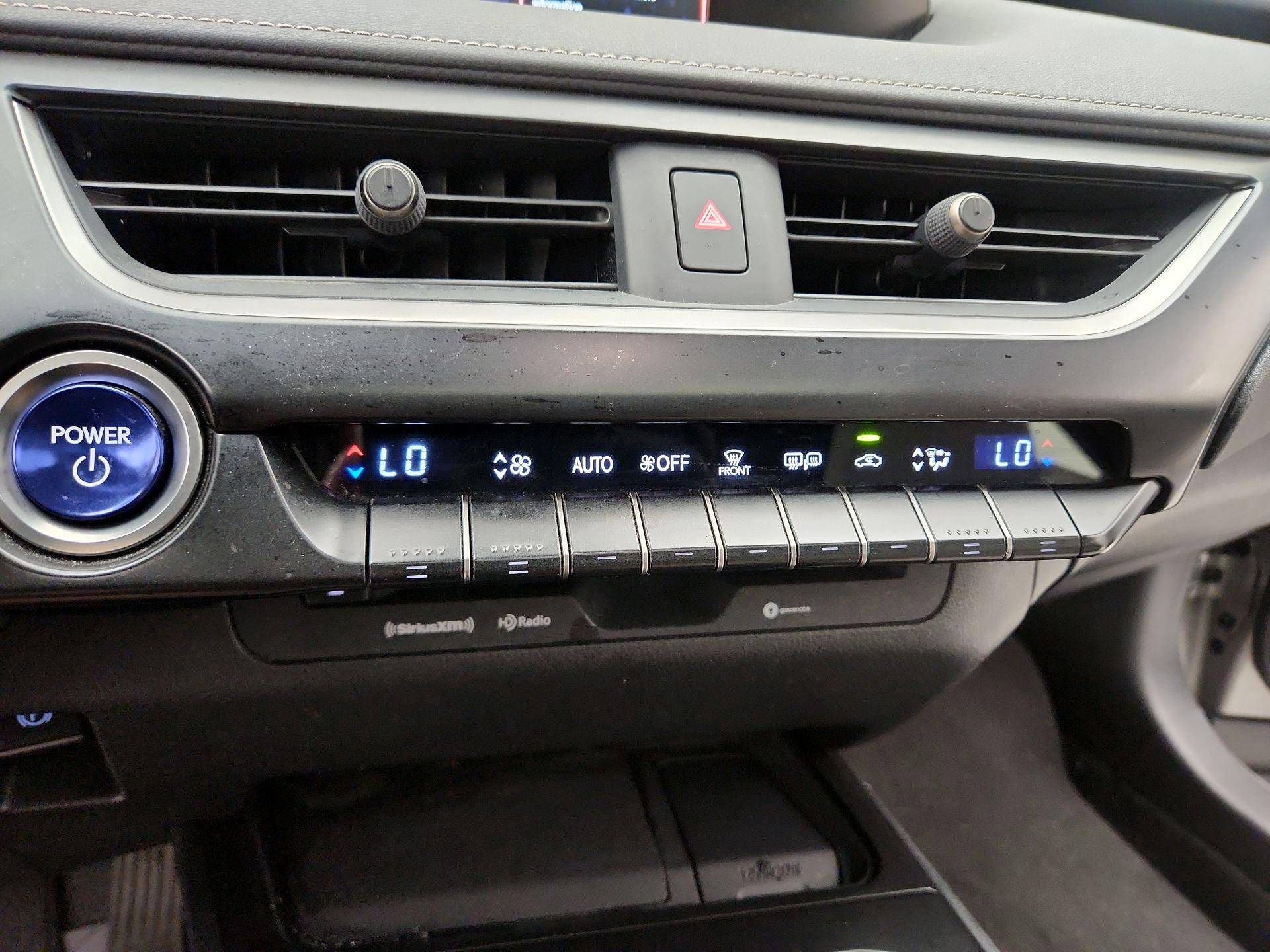 Thumbnail: 2021 Lexus UX - 16