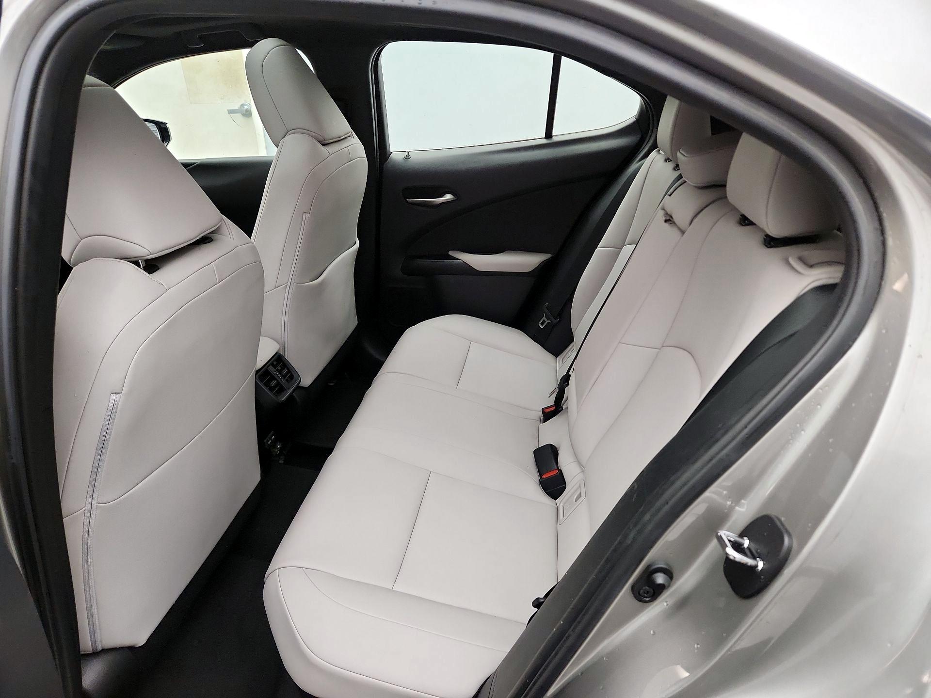 Thumbnail: 2021 Lexus UX - 19