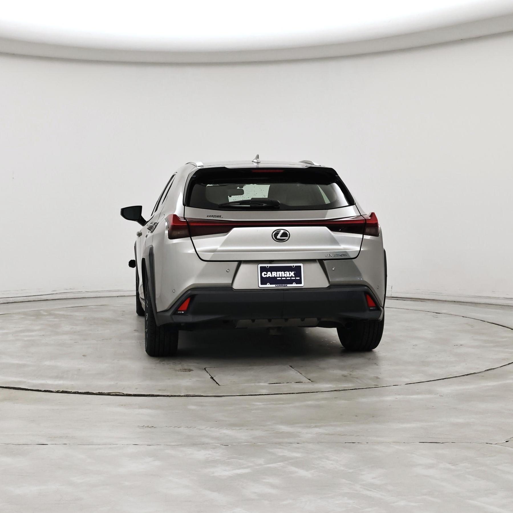 Thumbnail: 2021 Lexus UX - 6