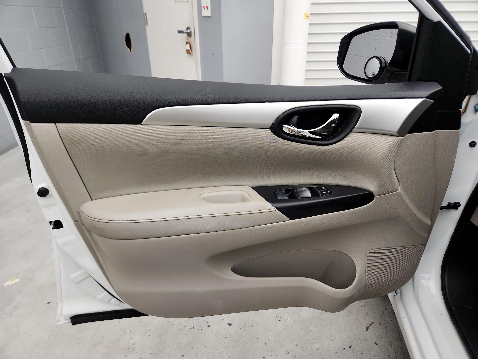 Thumbnail: 2017 Nissan Sentra - 12