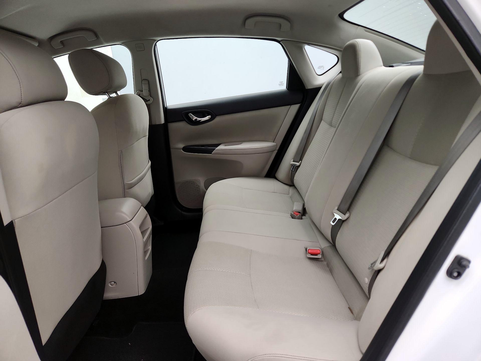 Thumbnail: 2017 Nissan Sentra - 18