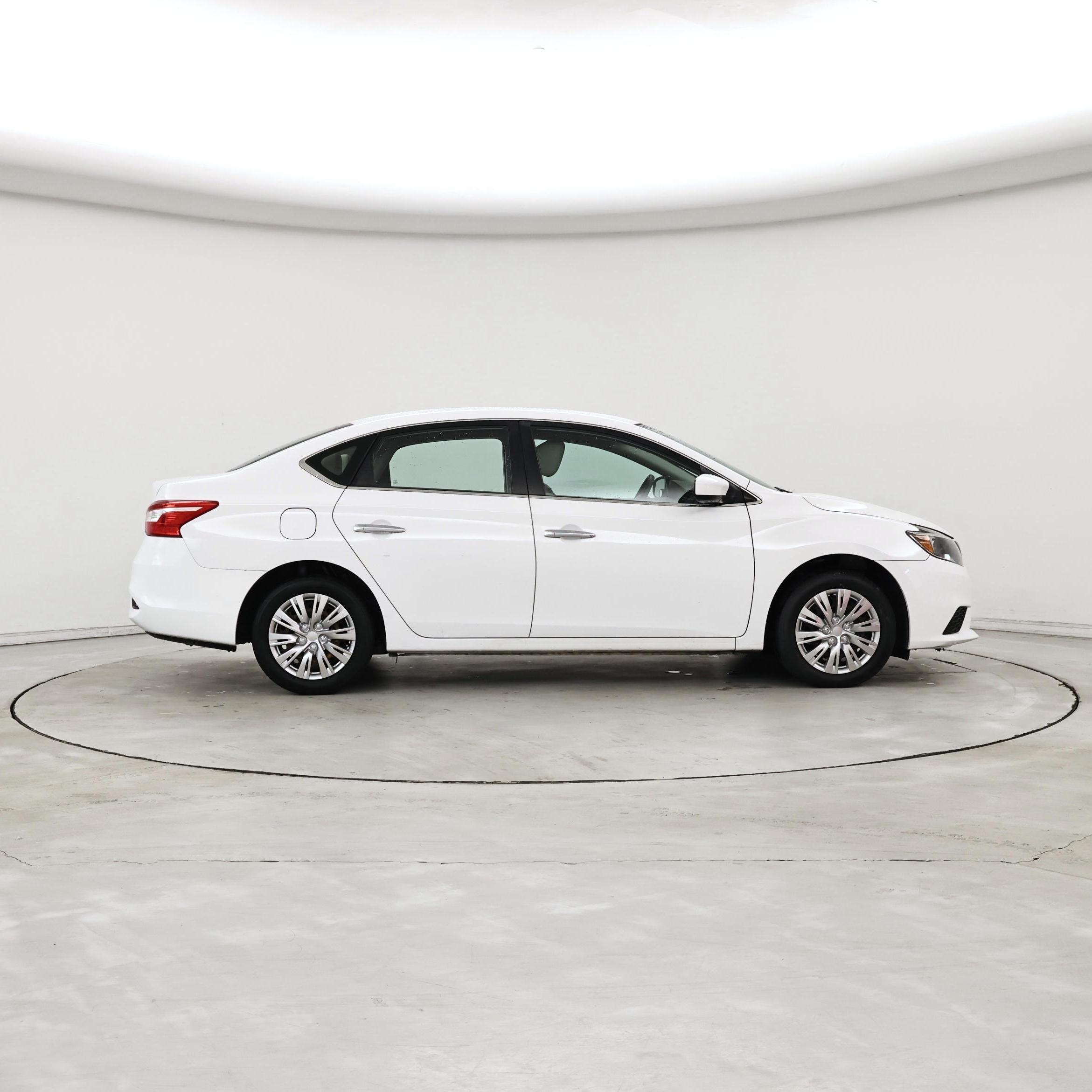 Thumbnail: 2017 Nissan Sentra - 7