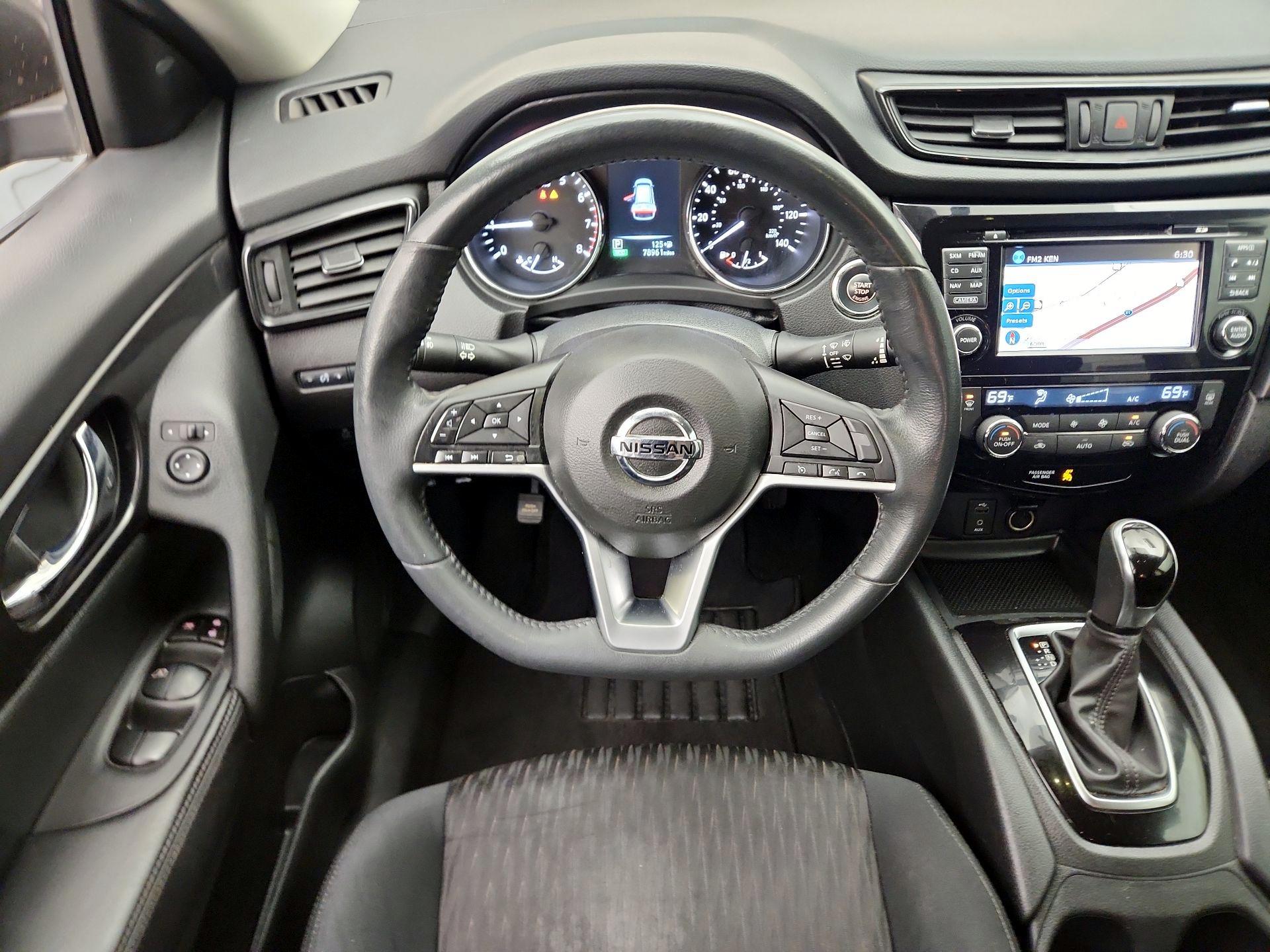 Thumbnail: 2017 Nissan Rogue - 10