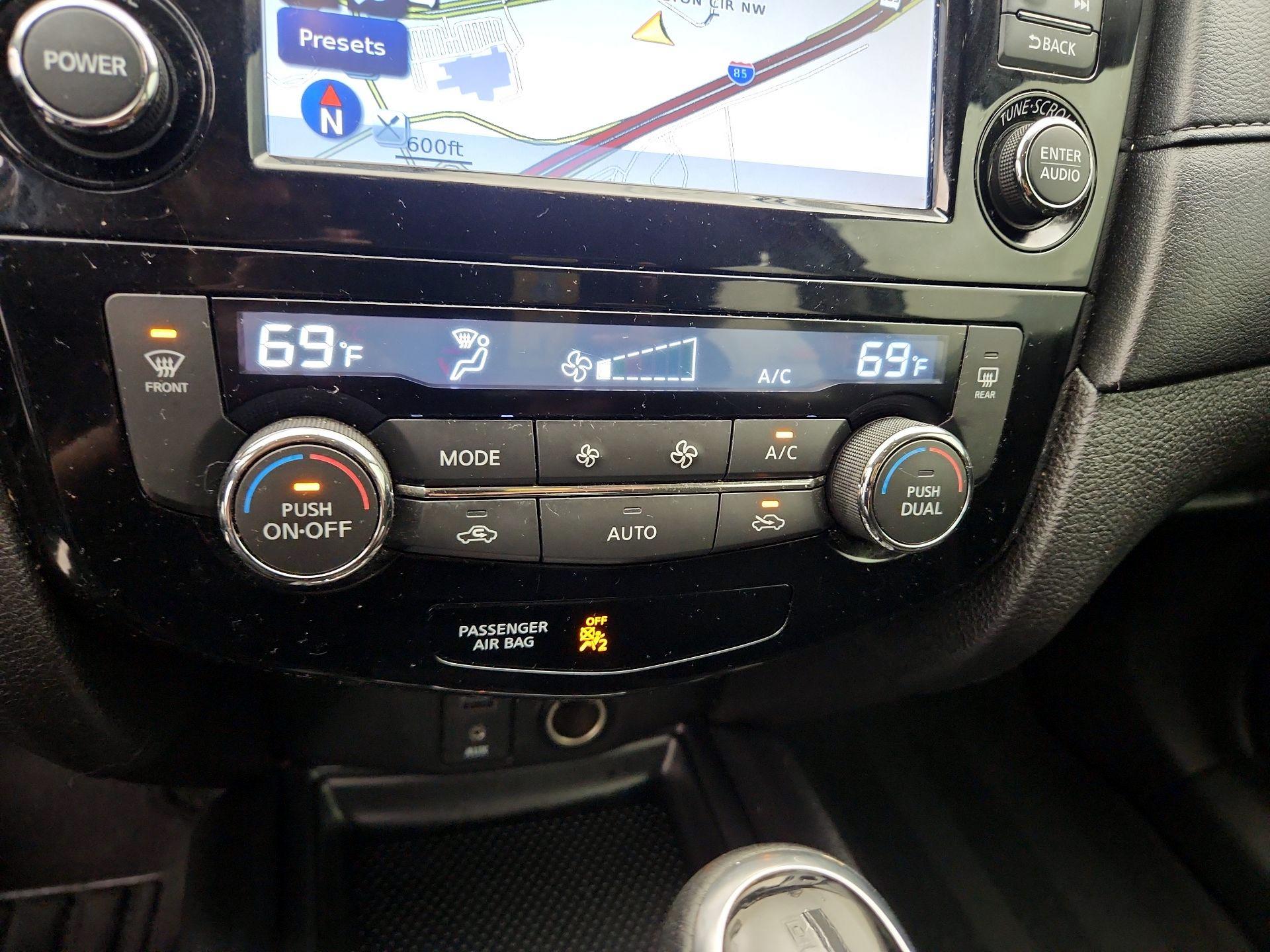 Thumbnail: 2017 Nissan Rogue - 17