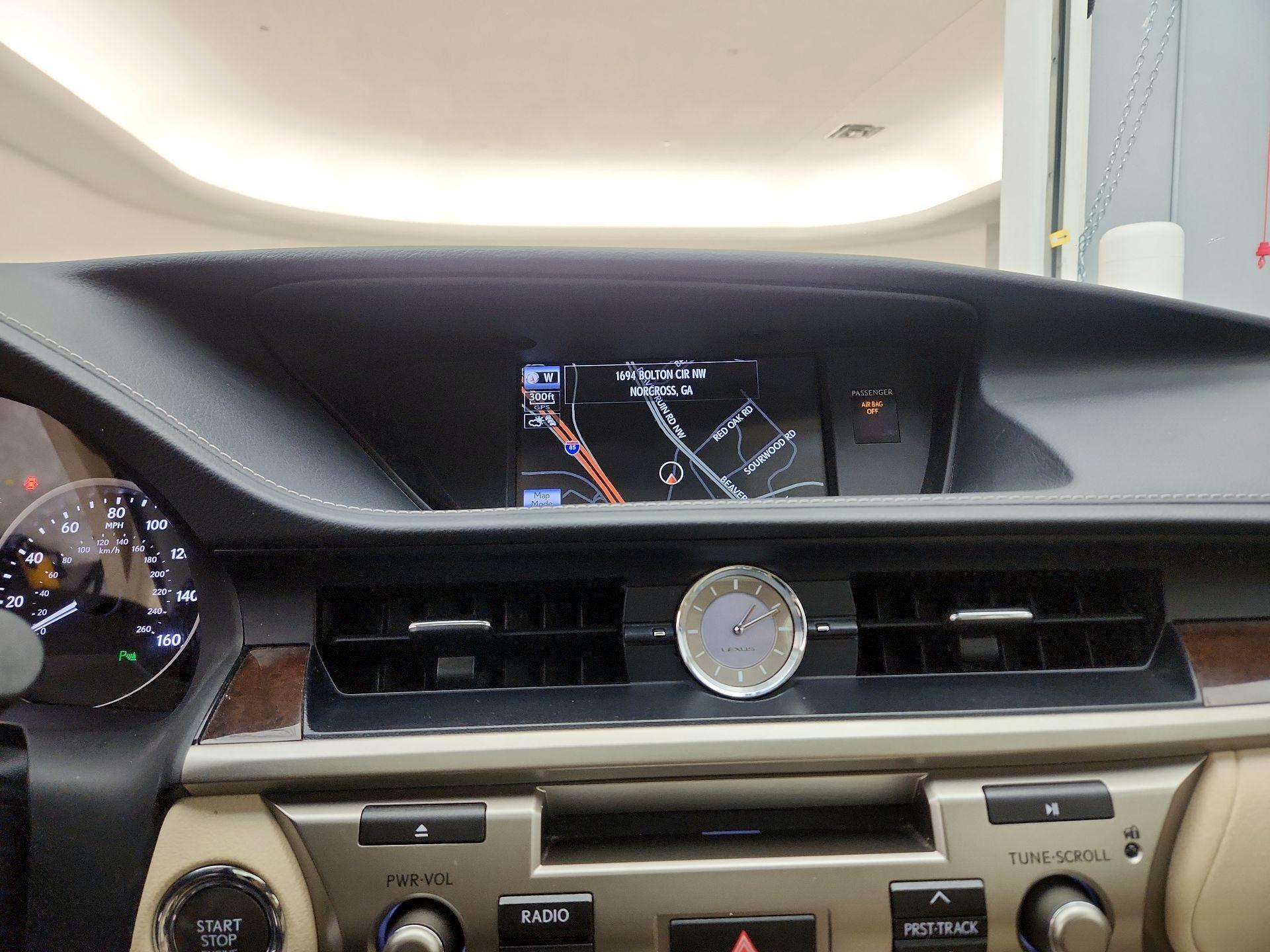 Thumbnail: 2014 Lexus ES - 14