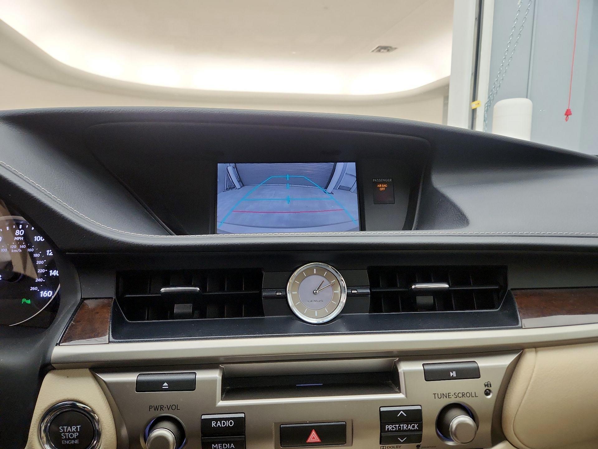 Thumbnail: 2014 Lexus ES - 15