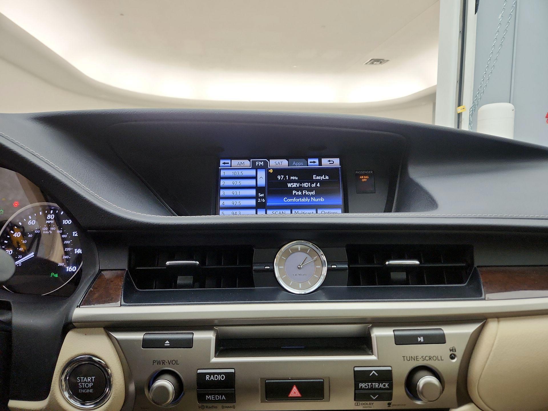 Thumbnail: 2014 Lexus ES - 16