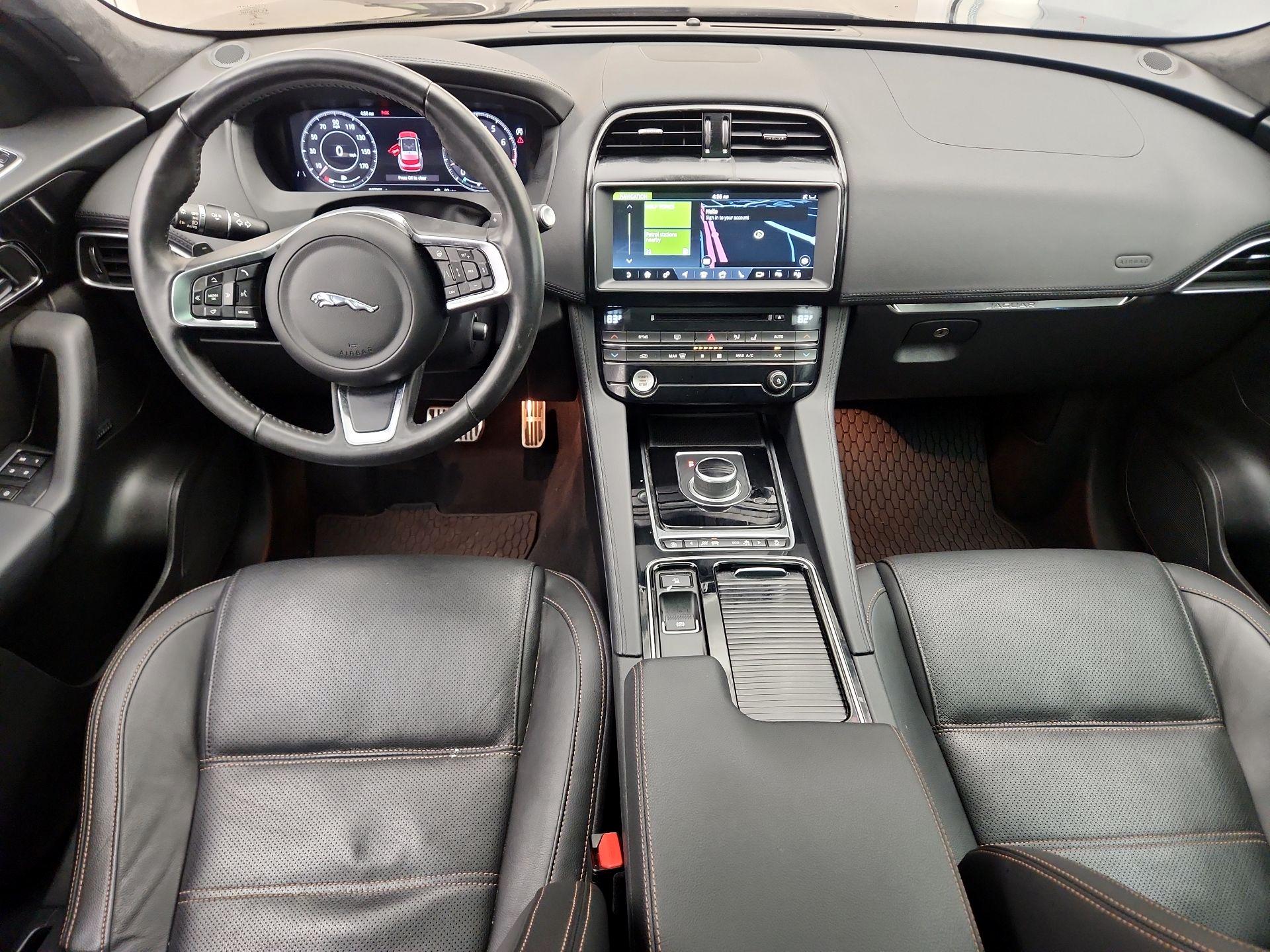 Thumbnail: 2019 Jaguar F-Pace - 9