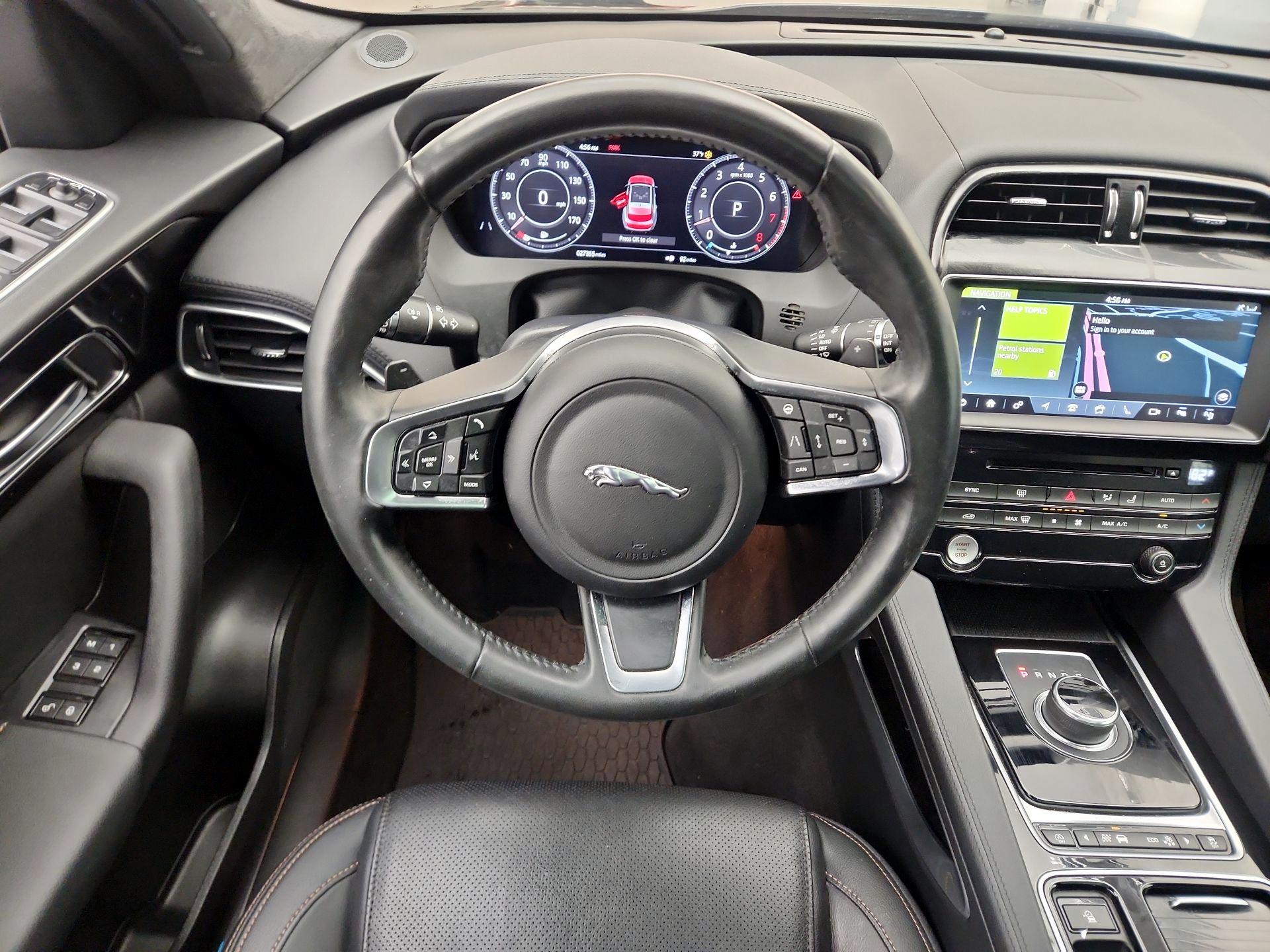 Thumbnail: 2019 Jaguar F-Pace - 10