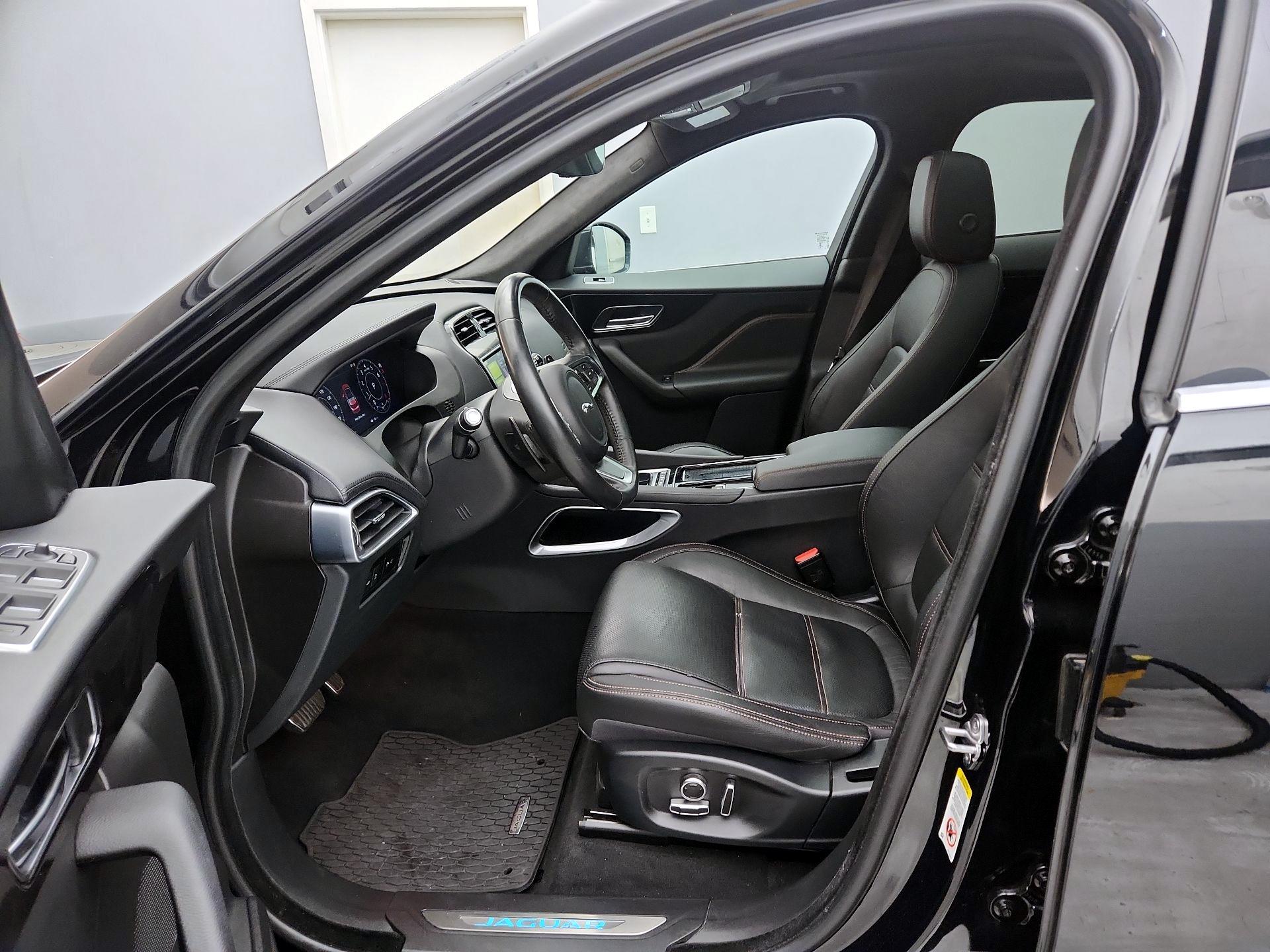 Thumbnail: 2019 Jaguar F-Pace - 11