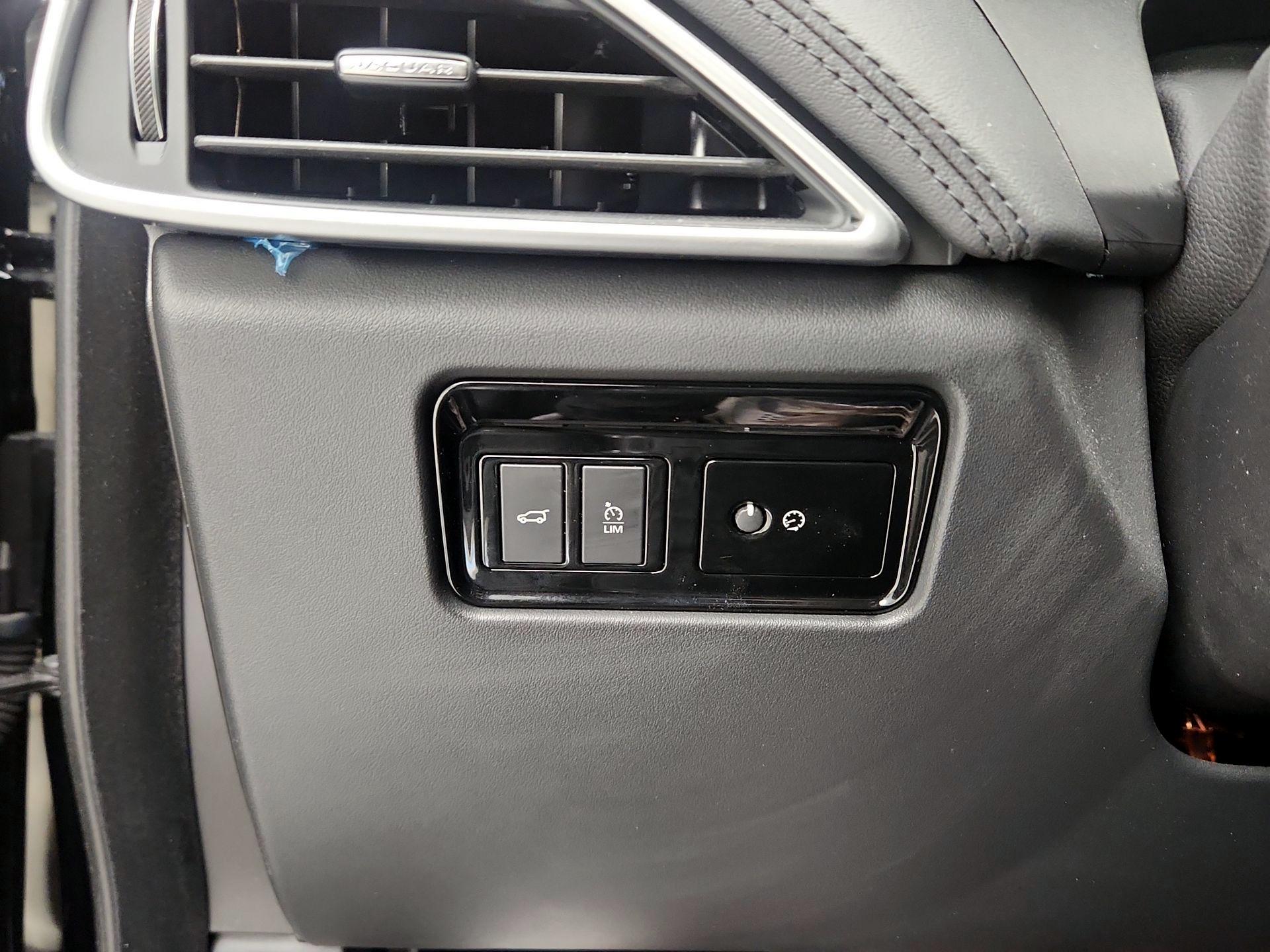 Thumbnail: 2019 Jaguar F-Pace - 13