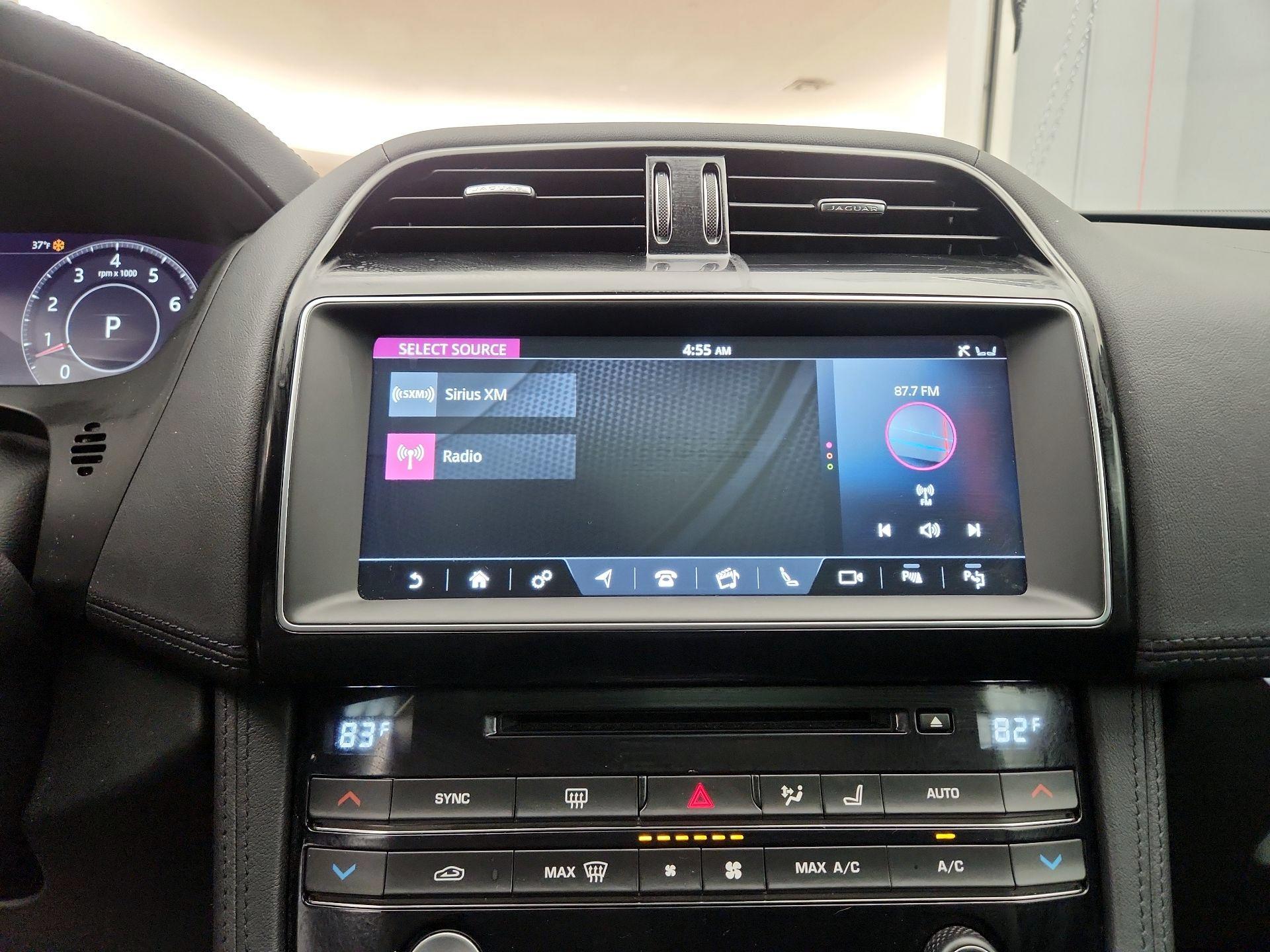 Thumbnail: 2019 Jaguar F-Pace - 16