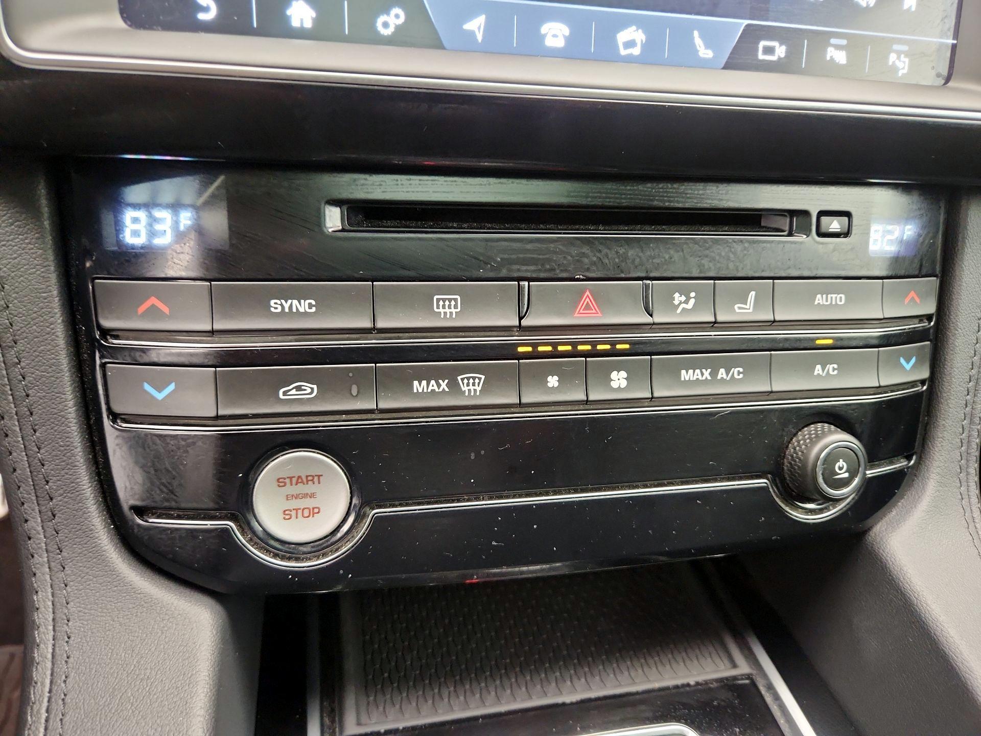 Thumbnail: 2019 Jaguar F-Pace - 17