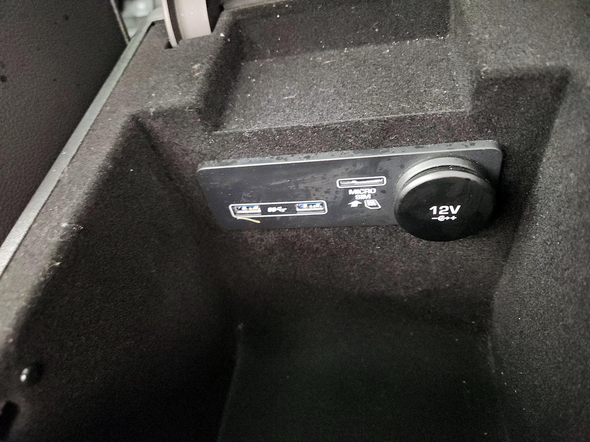 Thumbnail: 2019 Jaguar F-Pace - 19