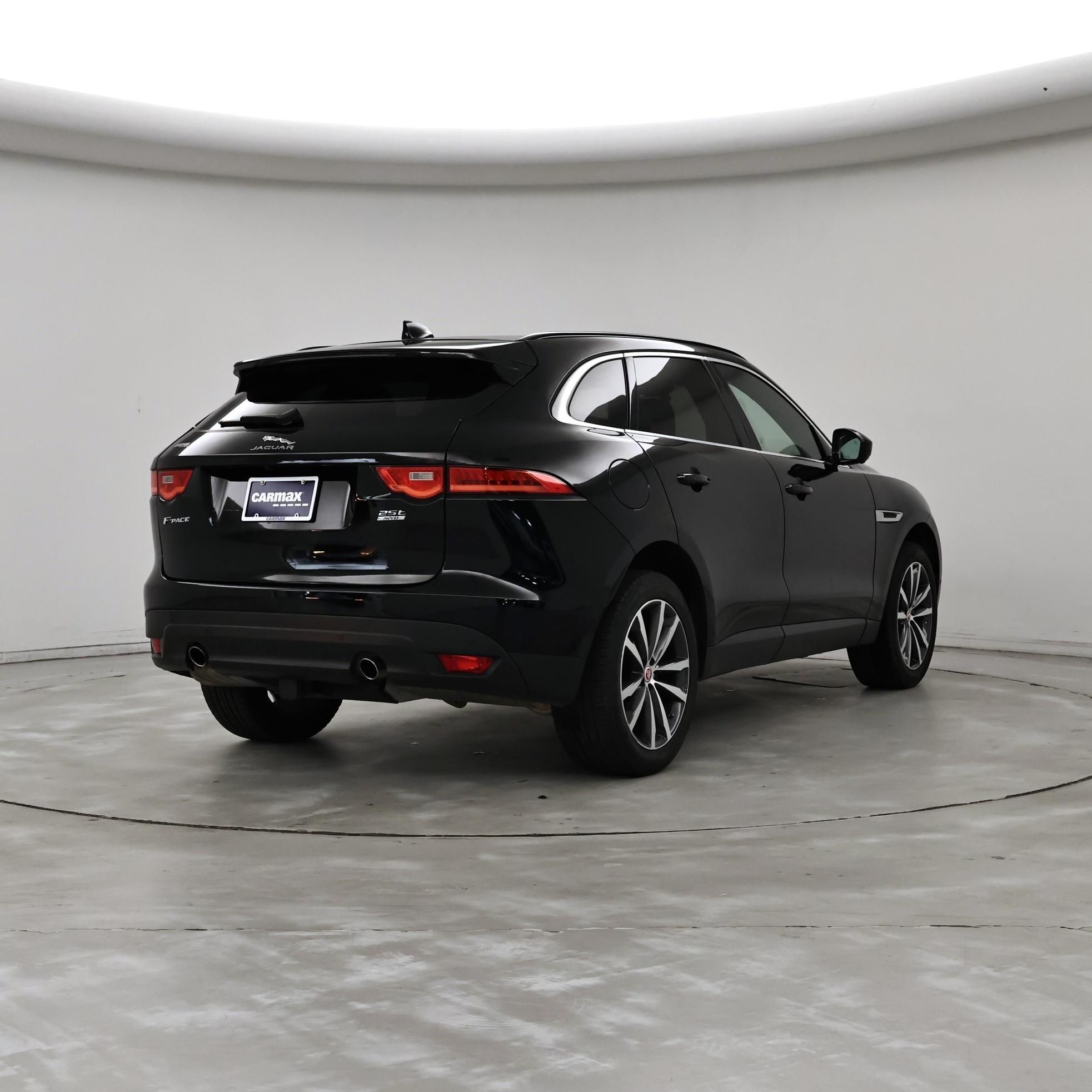 Thumbnail: 2019 Jaguar F-Pace - 8