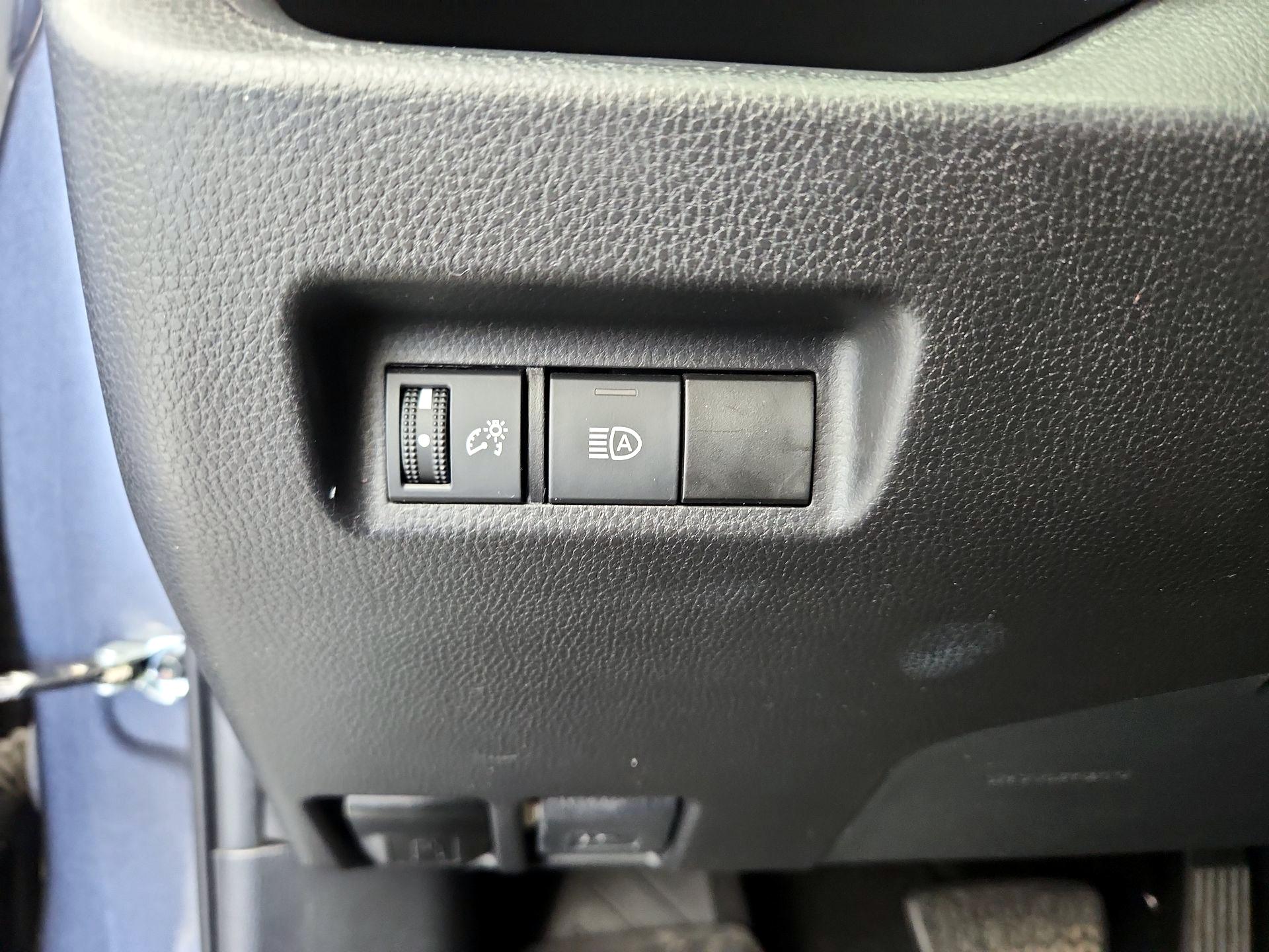 Thumbnail: 2021 Toyota RAV4 - 13